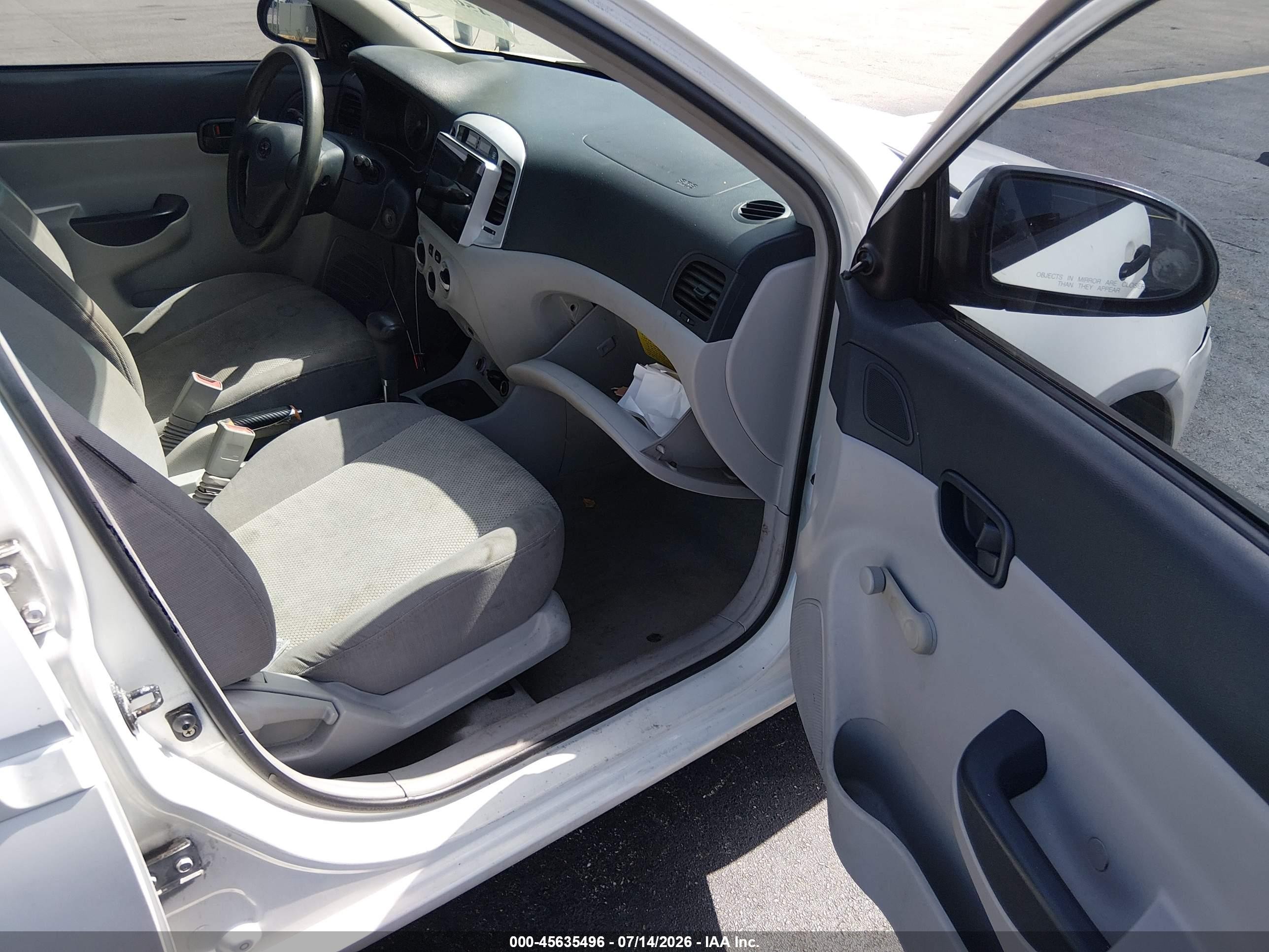 2006 Hyundai Accent Gls Белый vin: KMHCN46C36U033594