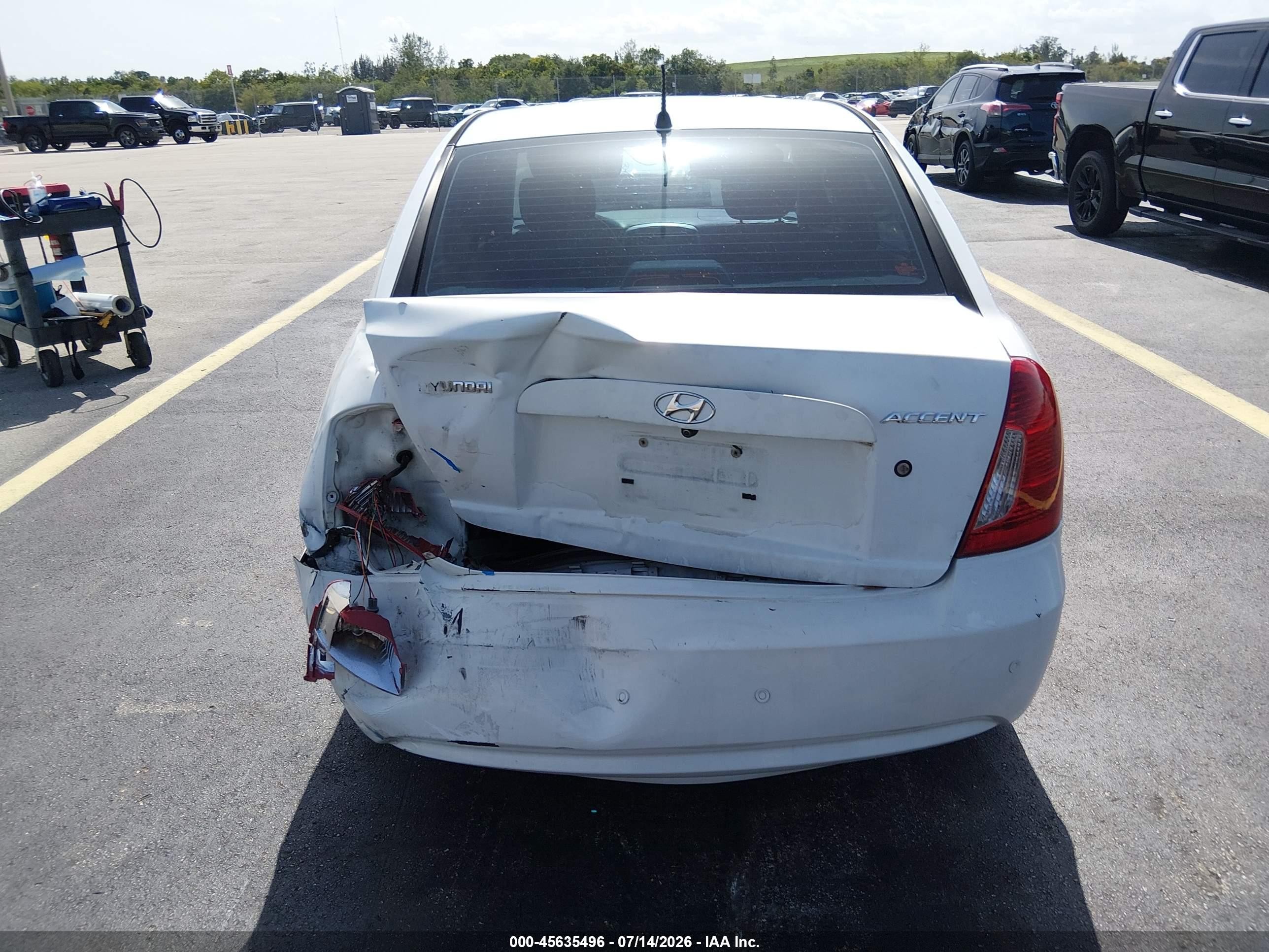 2006 Hyundai Accent Gls Белый vin: KMHCN46C36U033594