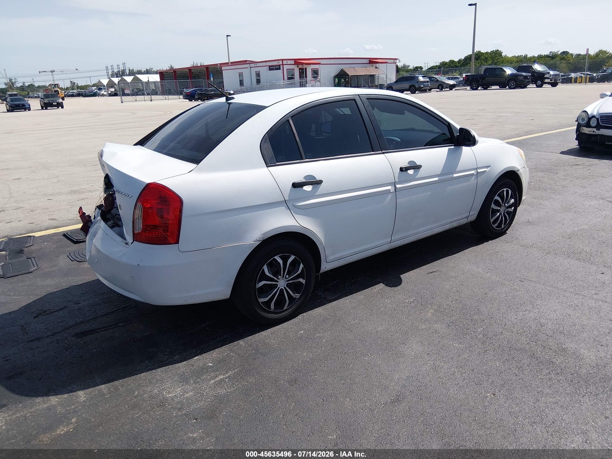 2006 Hyundai Accent Gls Белый vin: KMHCN46C36U033594