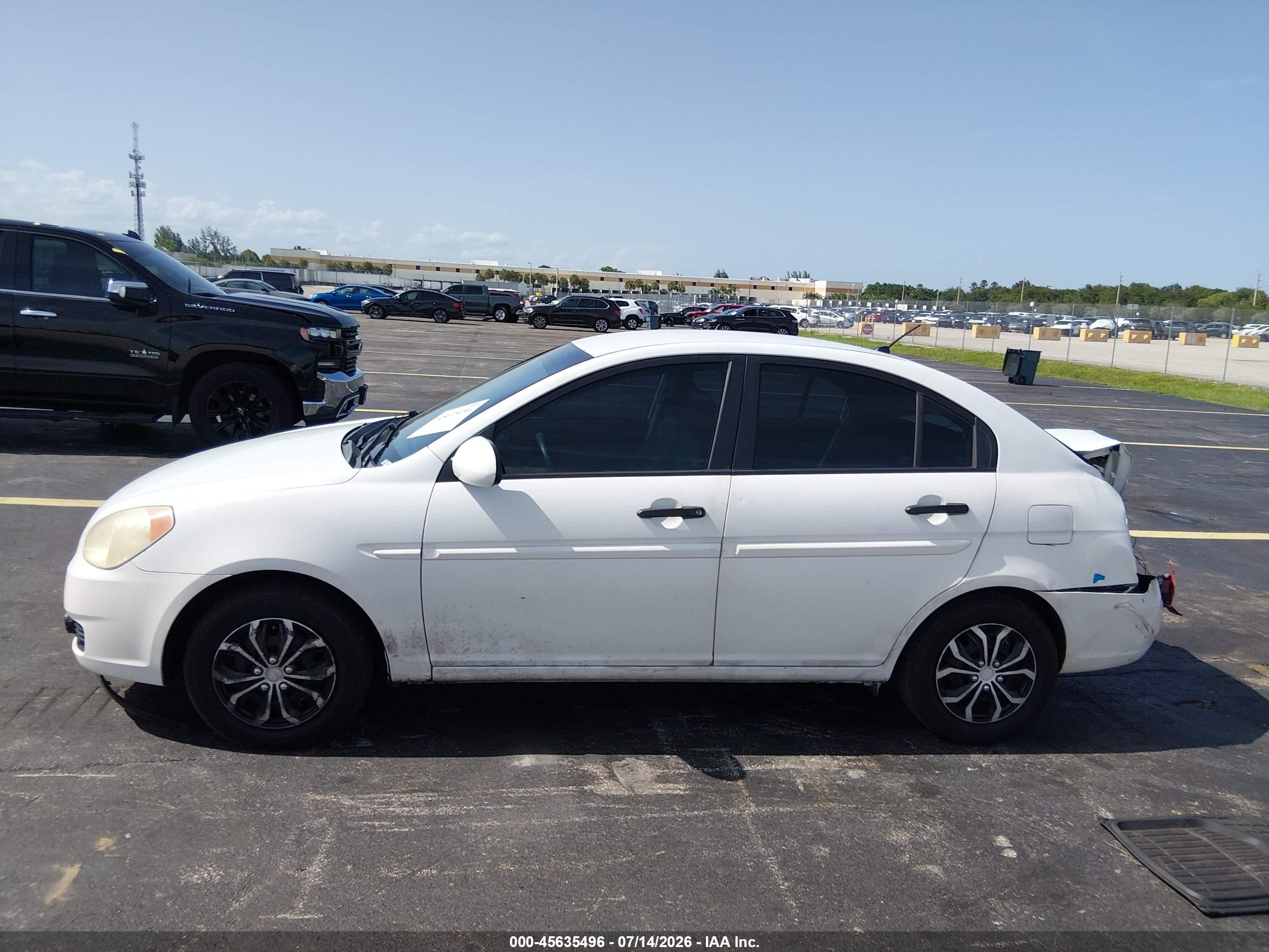 2006 Hyundai Accent Gls Белый vin: KMHCN46C36U033594