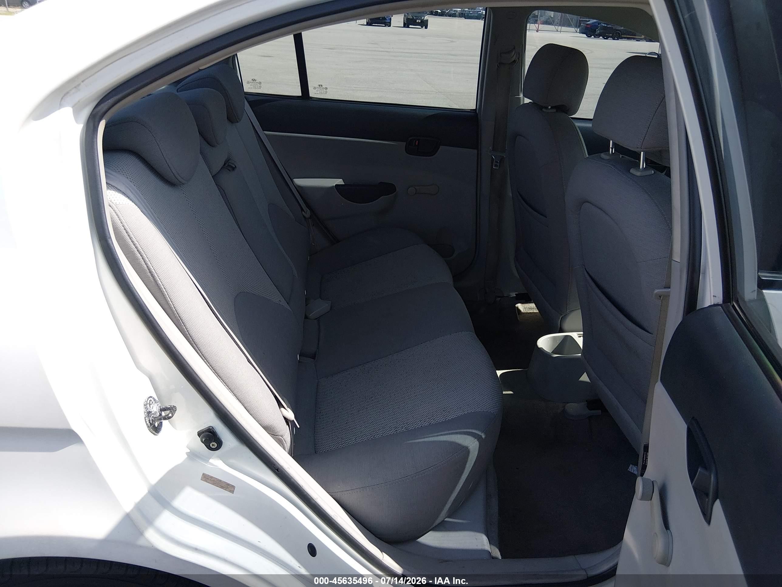 2006 Hyundai Accent Gls Белый vin: KMHCN46C36U033594