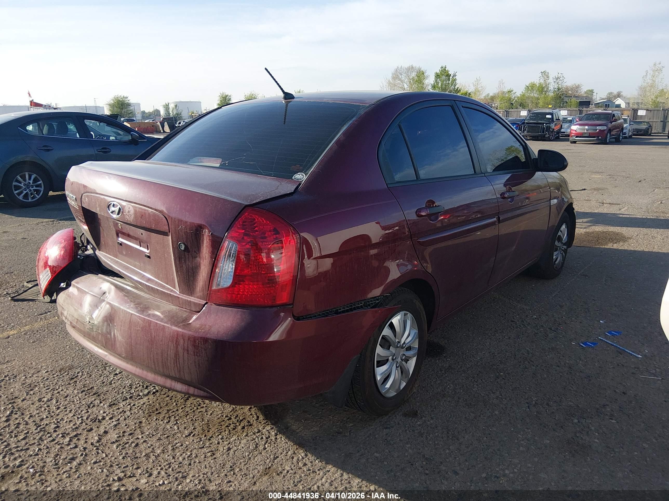 2007 Hyundai Accent Gls Красный vin: KMHCN46C37U121255