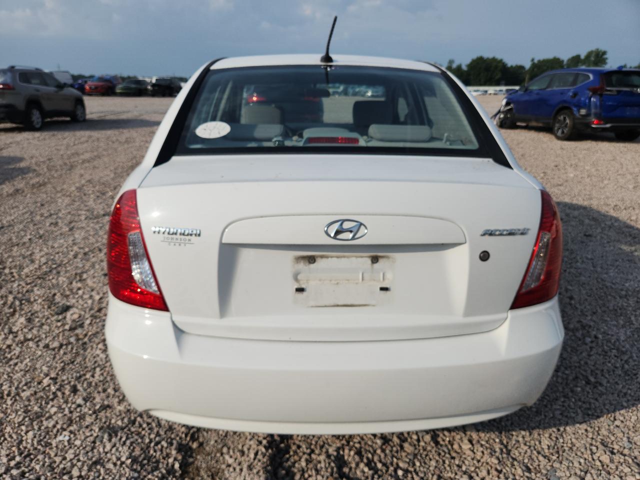 2008 Hyundai Accent Gls White vin: KMHCN46C38U250999