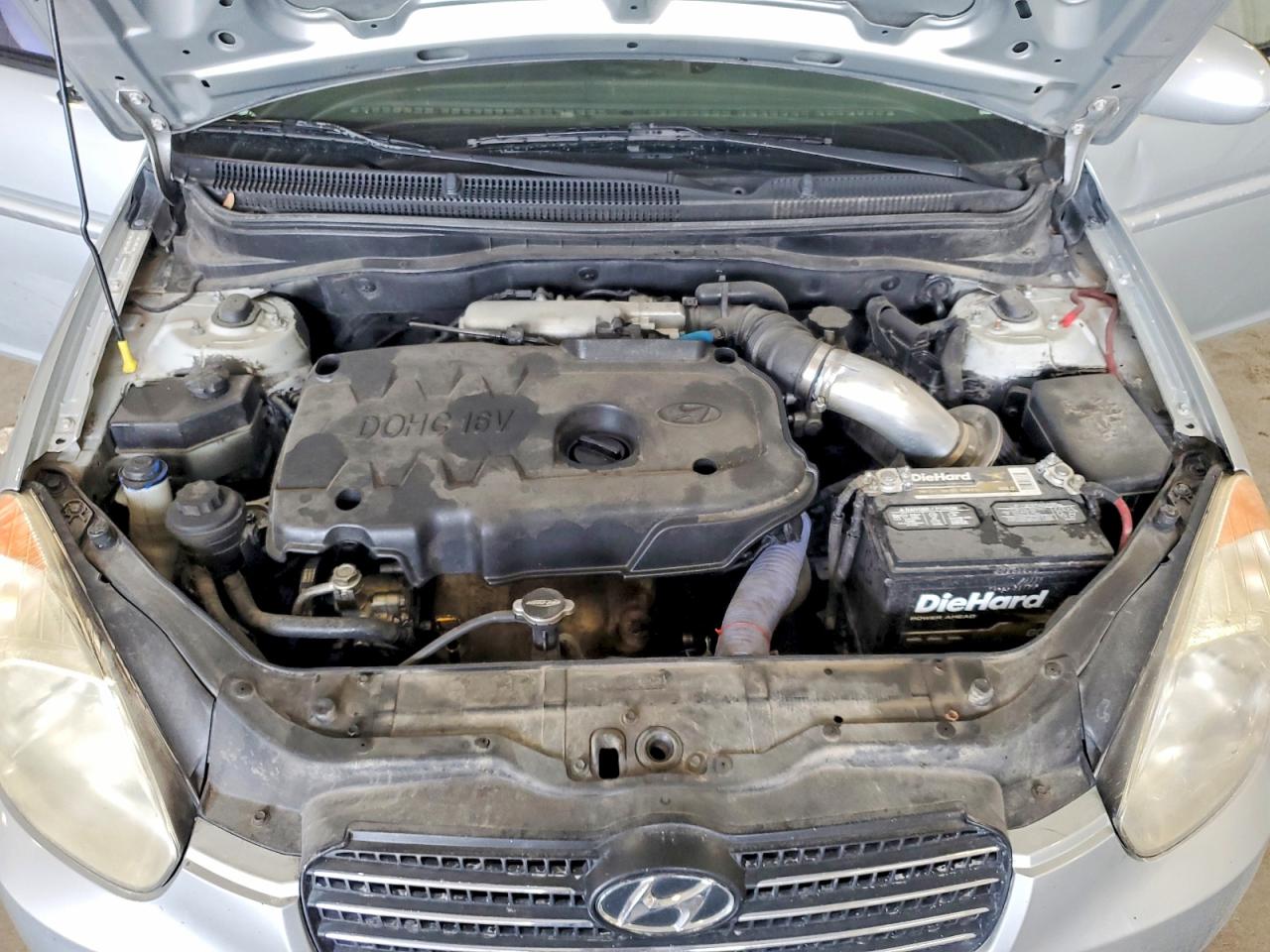 2008 Hyundai Accent Gls Серебряный vin: KMHCN46C38U275515