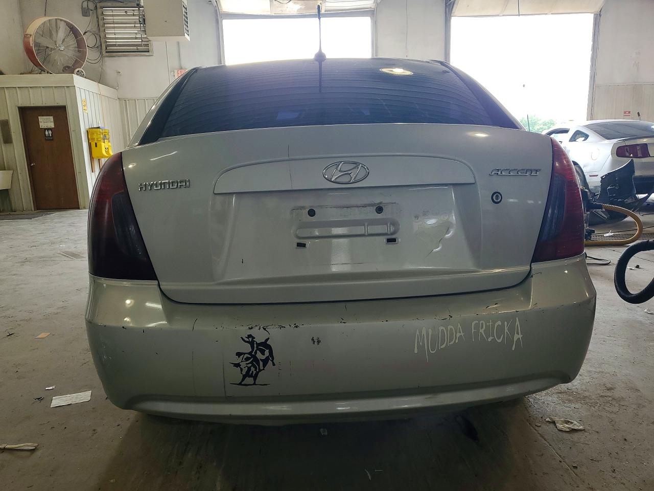 2008 Hyundai Accent Gls Серебряный vin: KMHCN46C38U275515