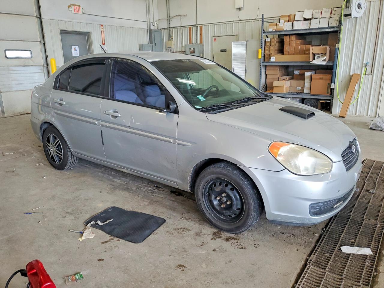 2008 Hyundai Accent Gls Серебряный vin: KMHCN46C38U275515