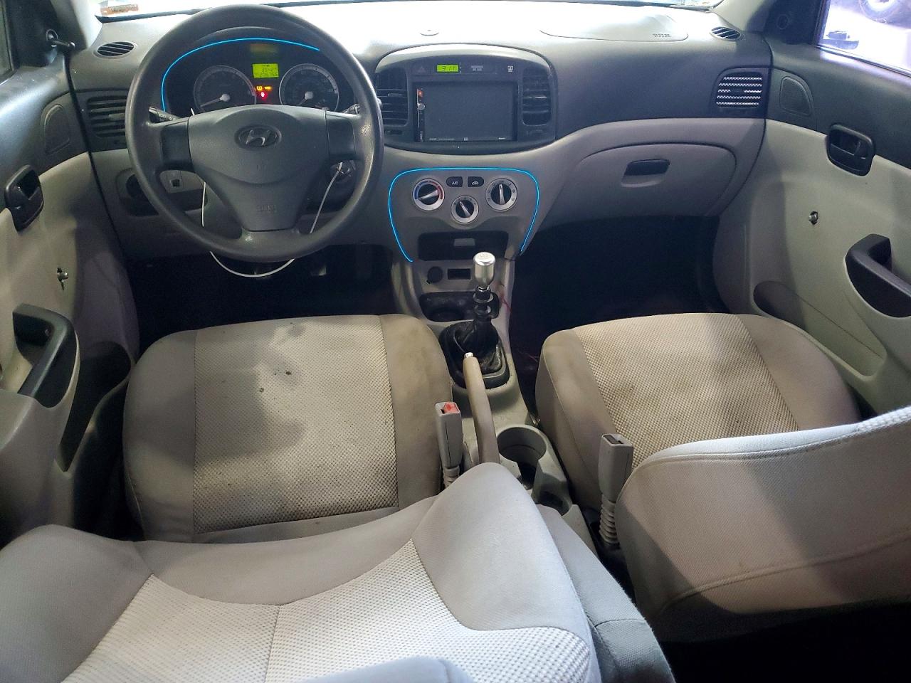 2008 Hyundai Accent Gls Серебряный vin: KMHCN46C38U275515