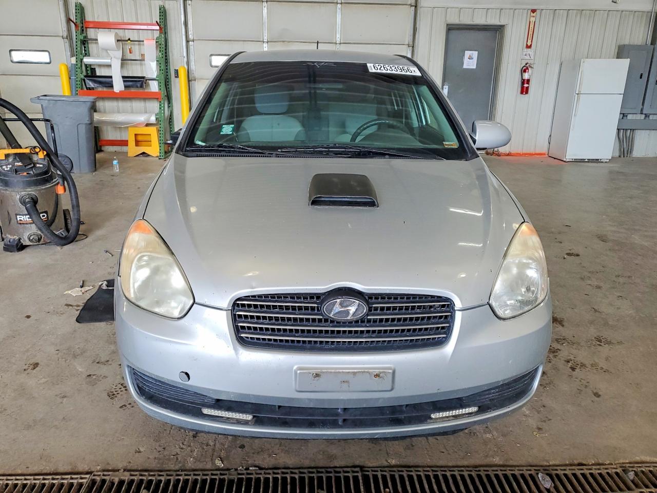 2008 Hyundai Accent Gls Серебряный vin: KMHCN46C38U275515
