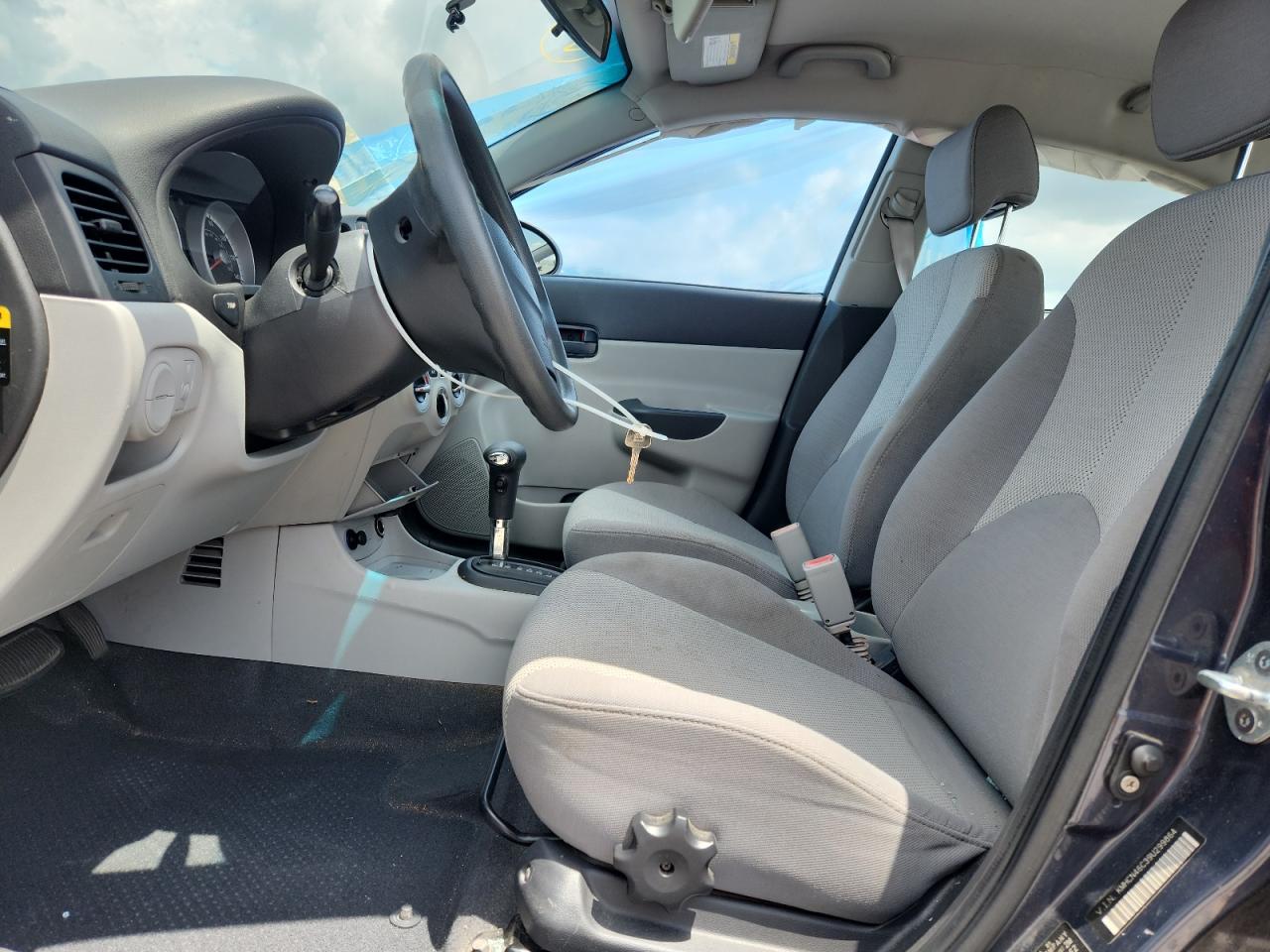2009 Hyundai Accent Gls Gray vin: KMHCN46C39U299864