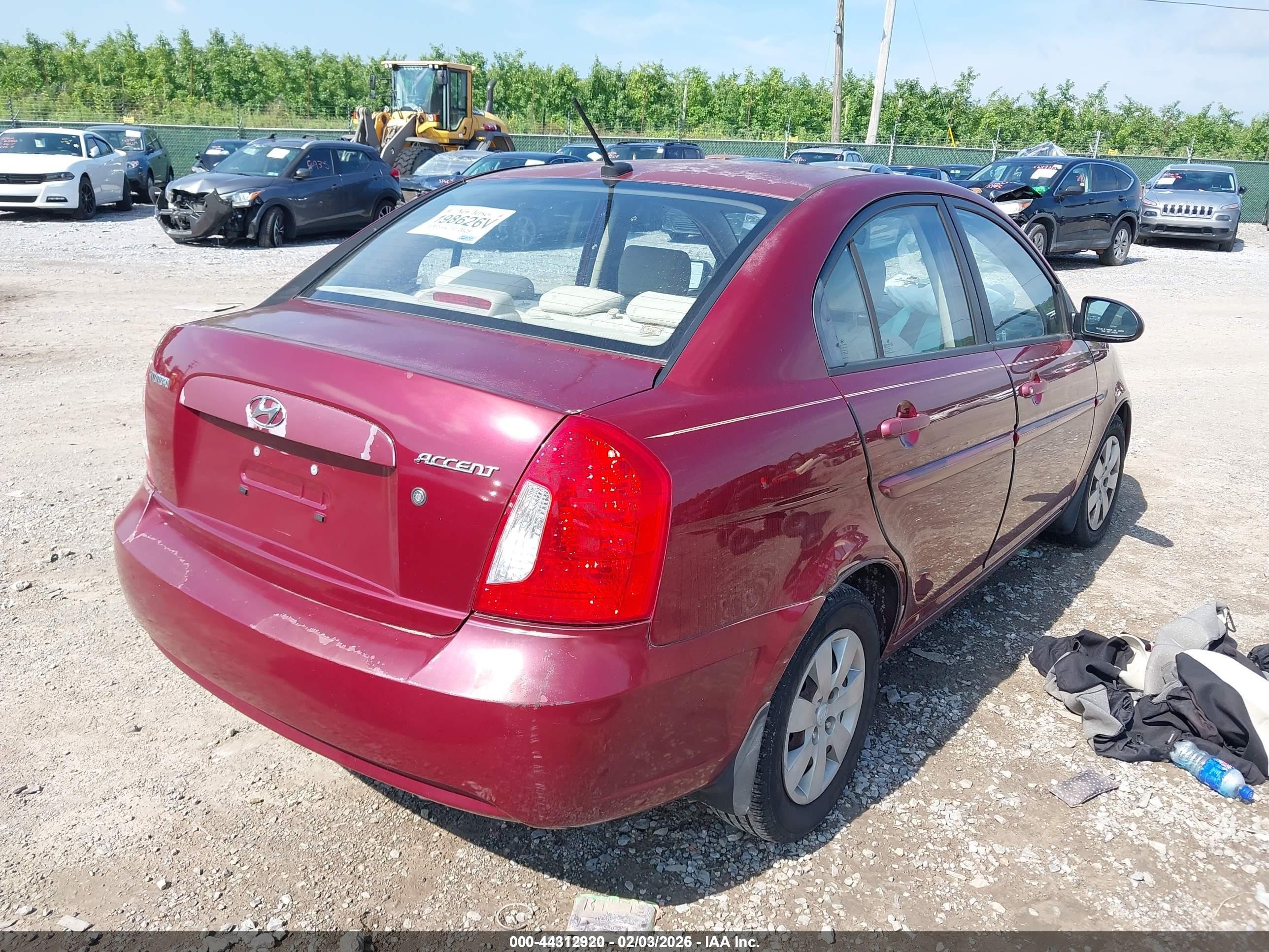 2009 Hyundai Accent Gls Red vin: KMHCN46C39U315075