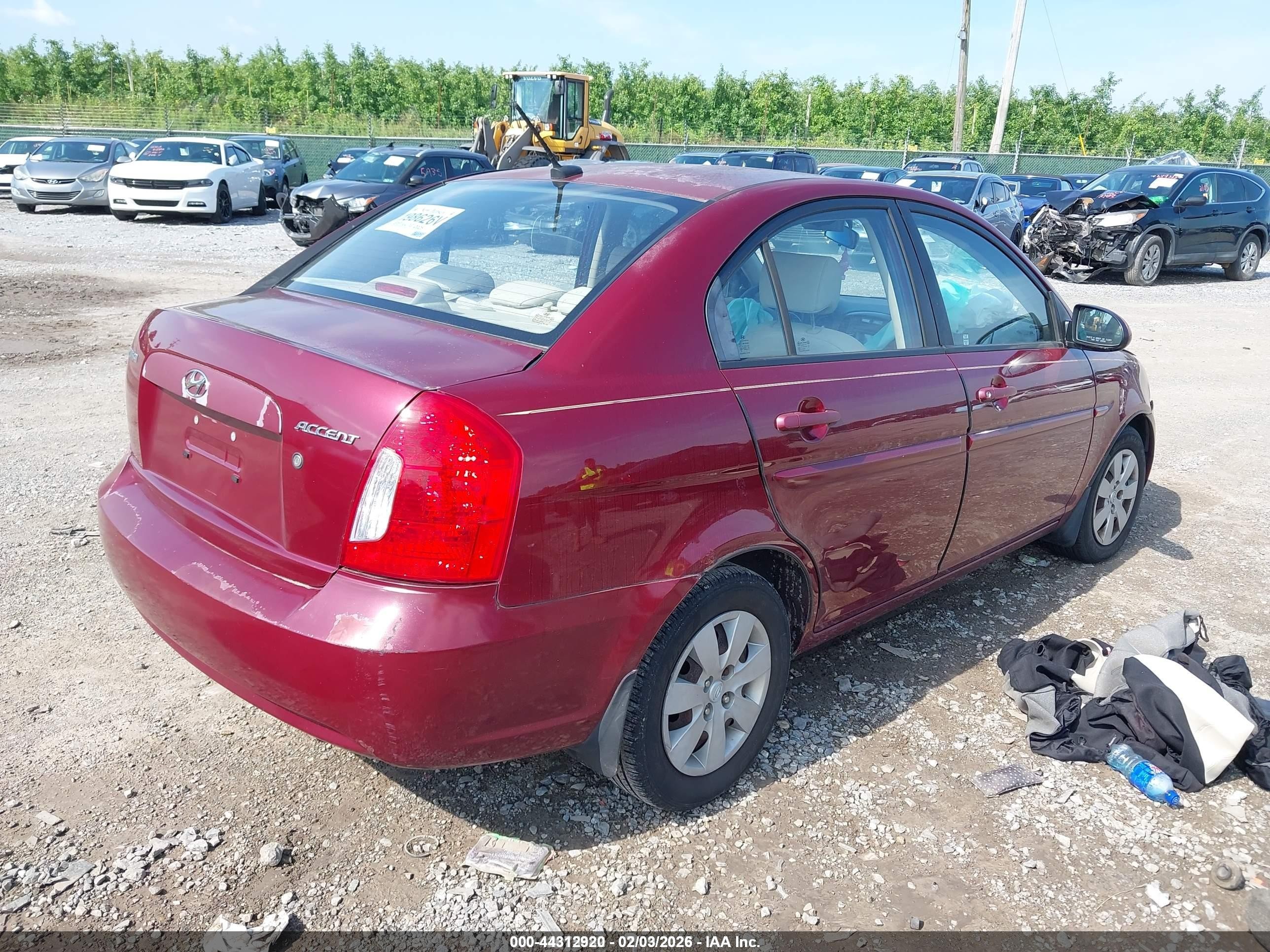 2009 Hyundai Accent Gls Red vin: KMHCN46C39U315075