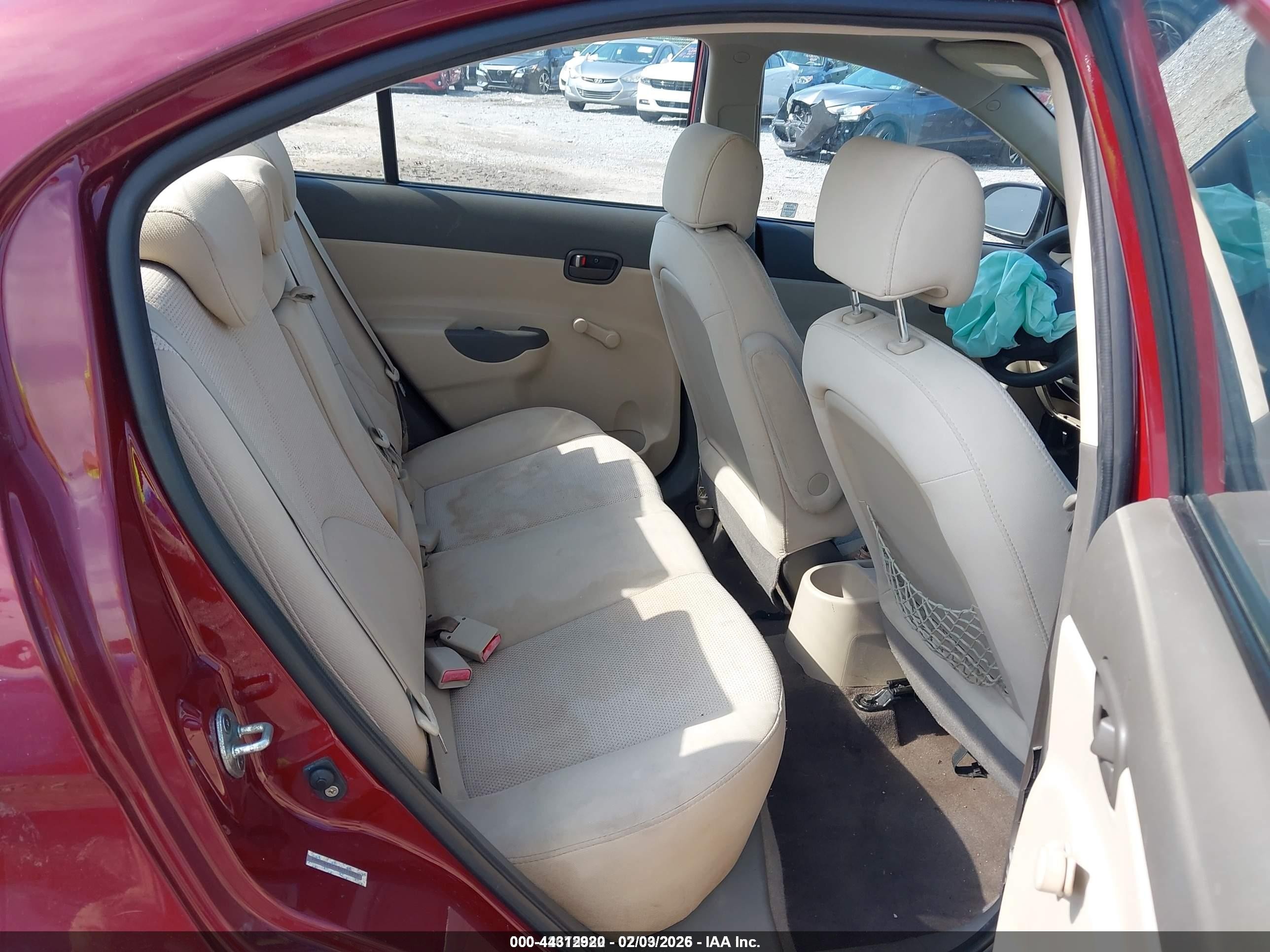 2009 Hyundai Accent Gls Red vin: KMHCN46C39U315075