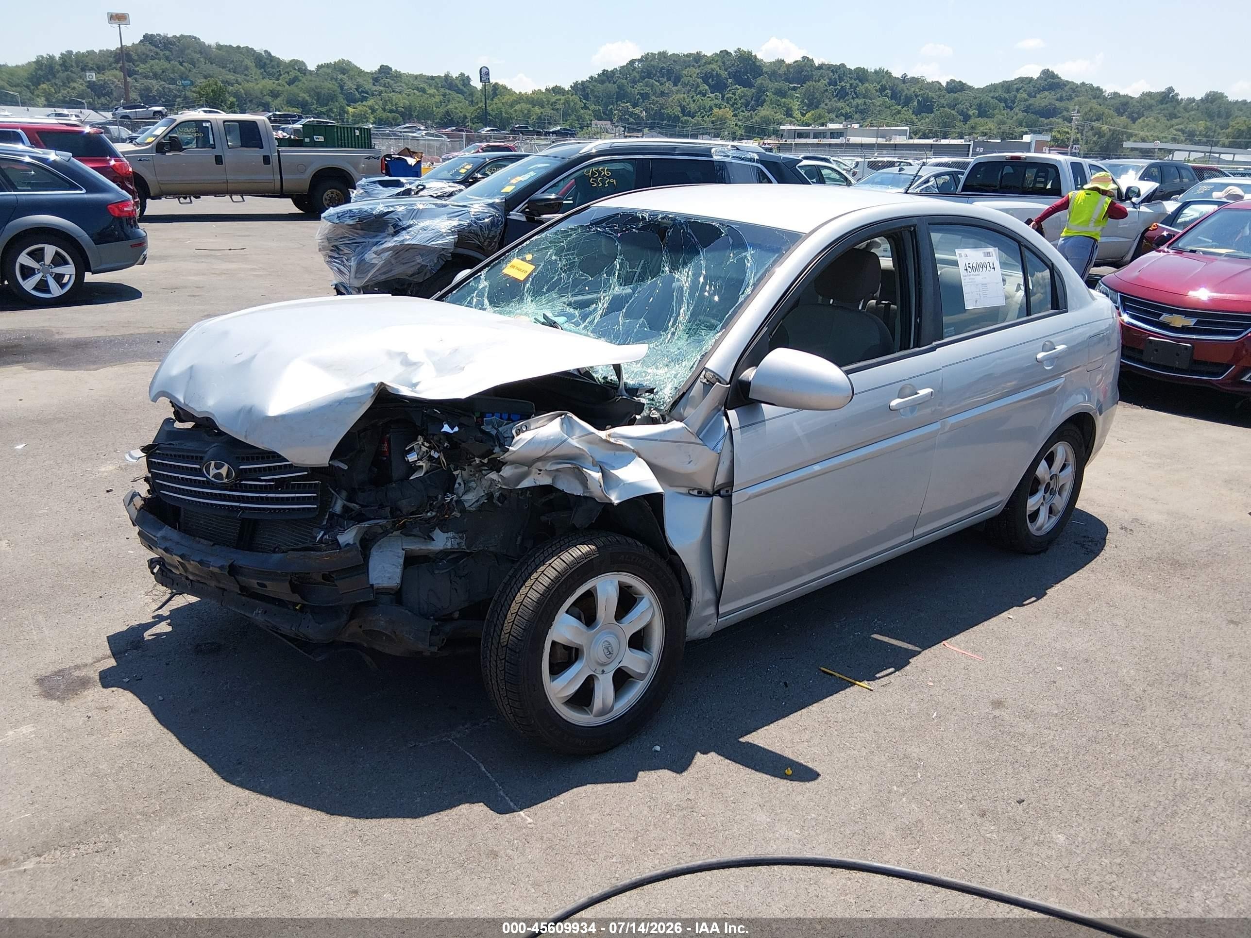 2007 Hyundai Accent Gls Silver vin: KMHCN46C47U121362