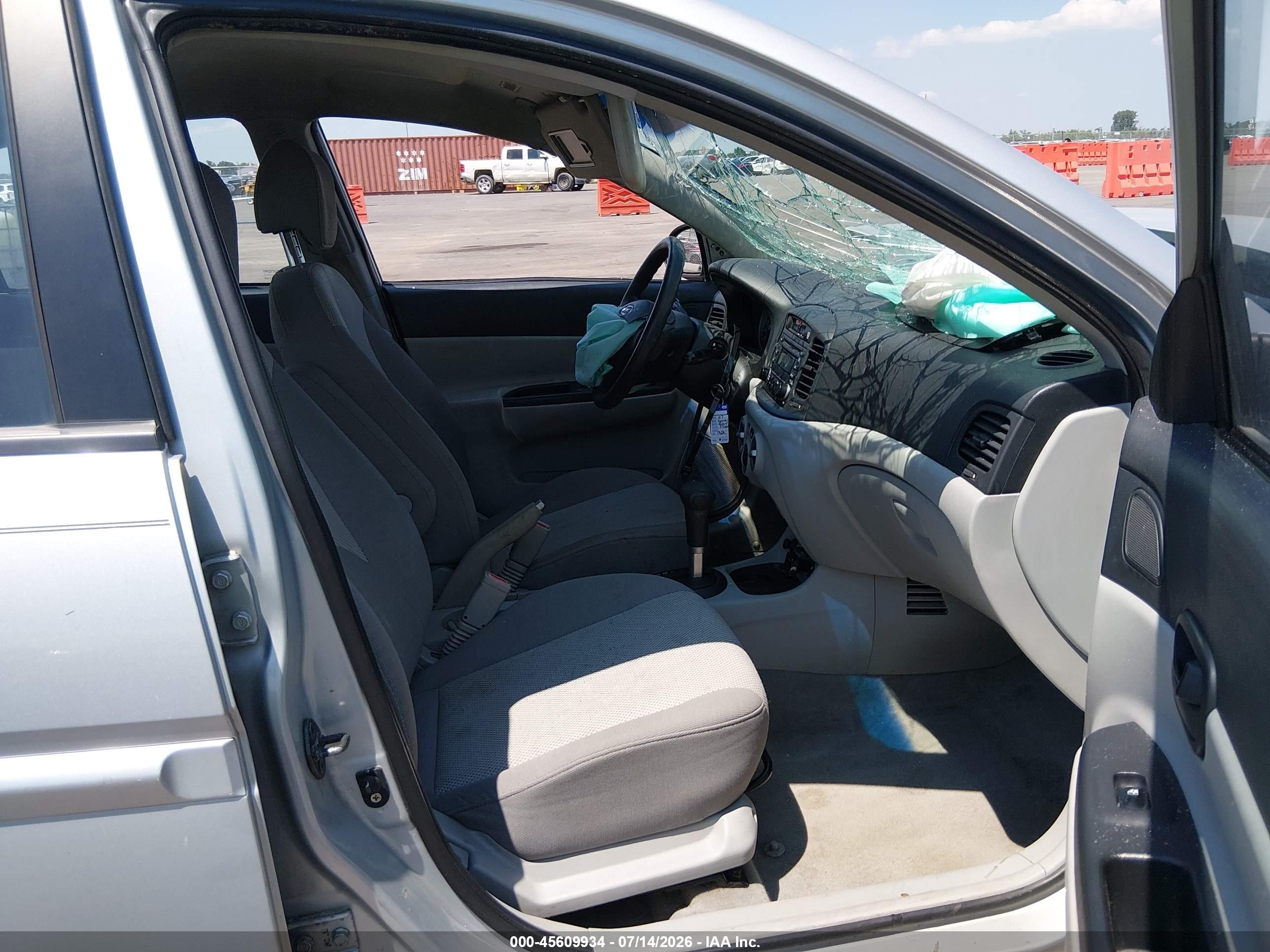 2007 Hyundai Accent Gls Silver vin: KMHCN46C47U121362