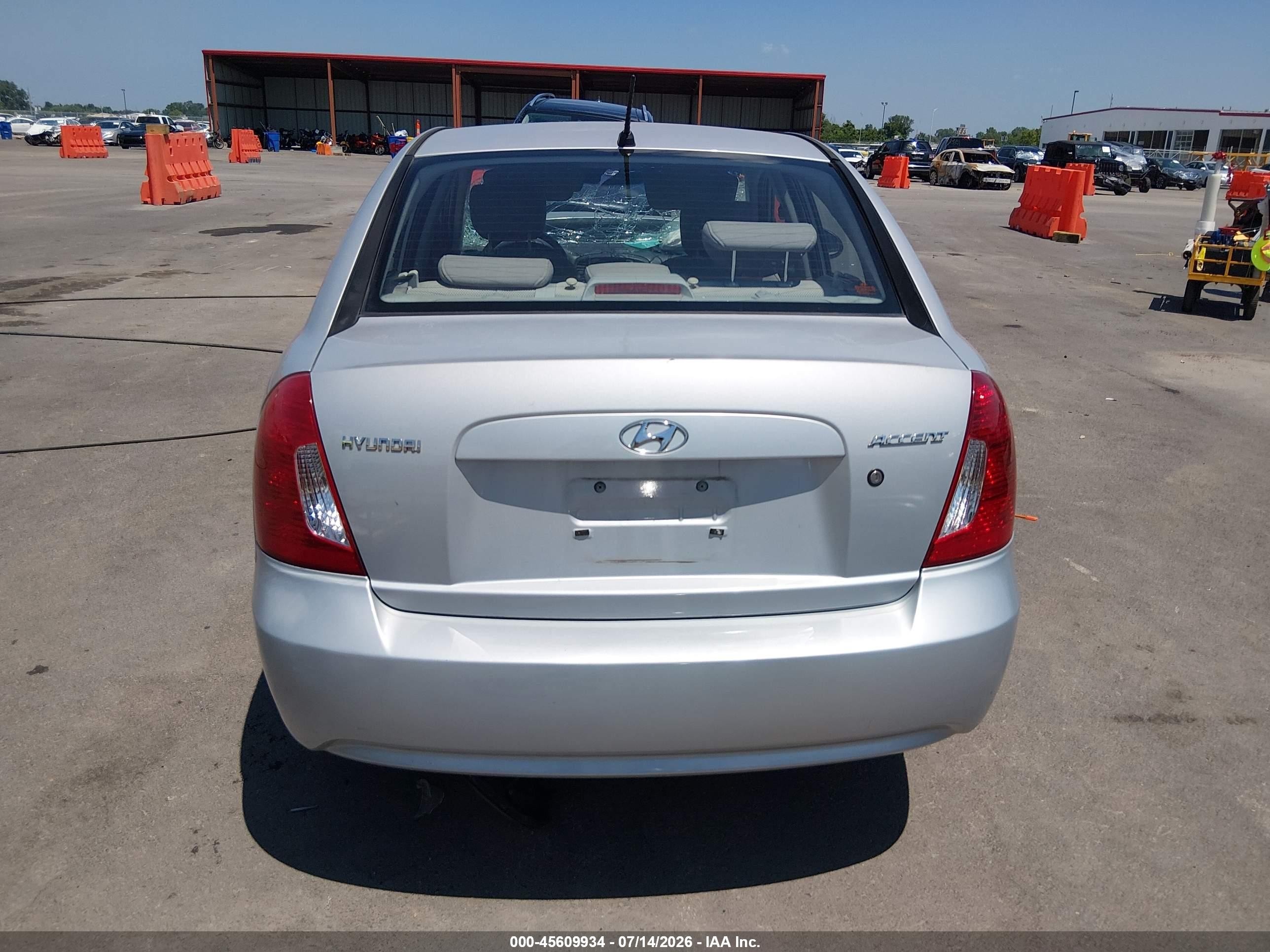 2007 Hyundai Accent Gls Silver vin: KMHCN46C47U121362