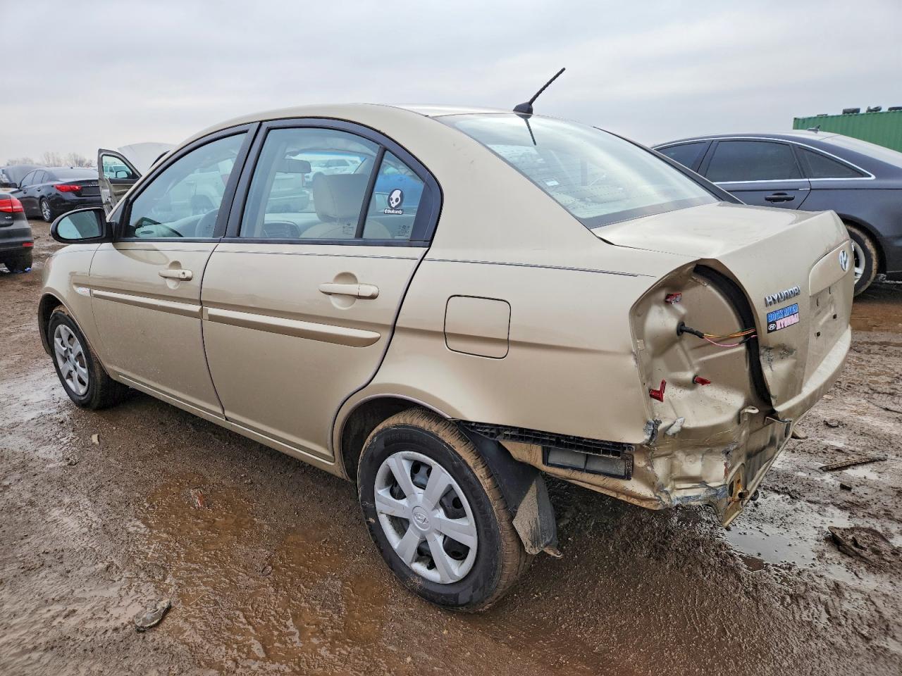 2007 Hyundai Accent Gls Beige vin: KMHCN46C47U148903