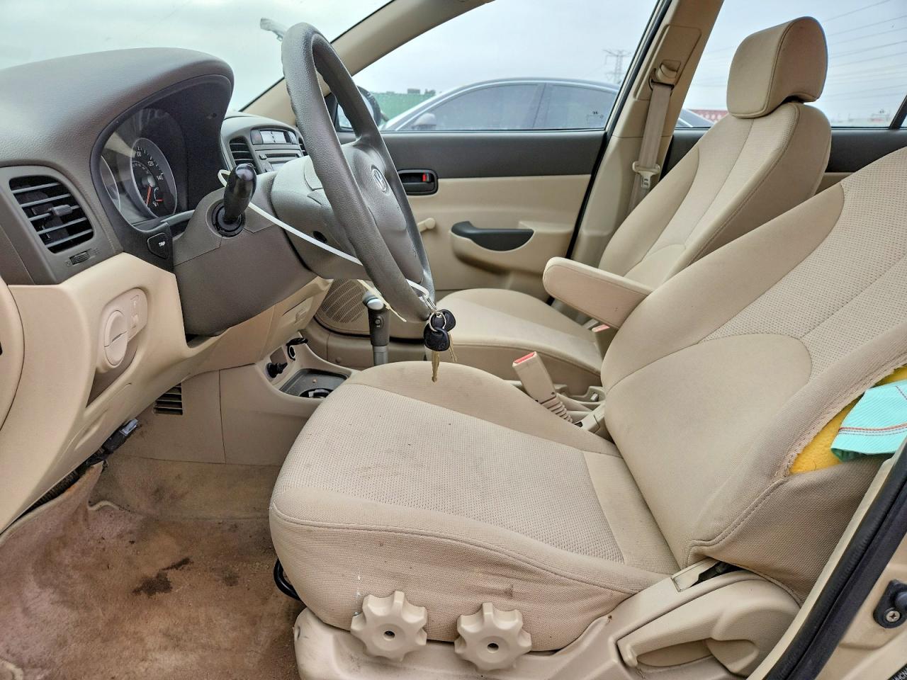 2007 Hyundai Accent Gls Beige vin: KMHCN46C47U148903