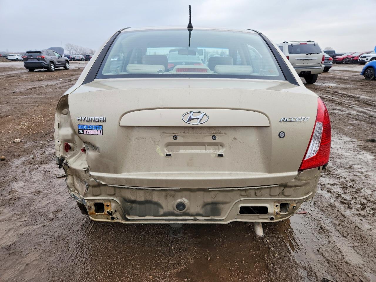 2007 Hyundai Accent Gls Beige vin: KMHCN46C47U148903