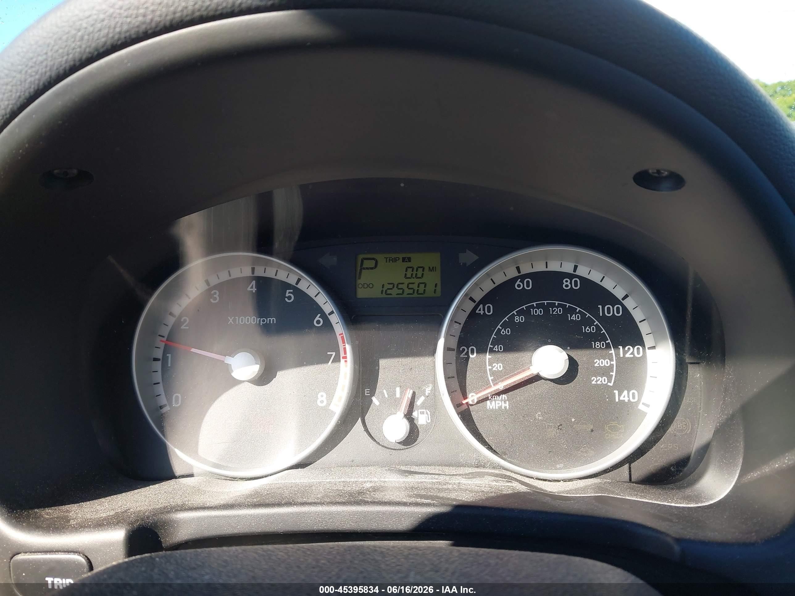 2009 Hyundai Accent Gls White vin: KMHCN46C49U307759