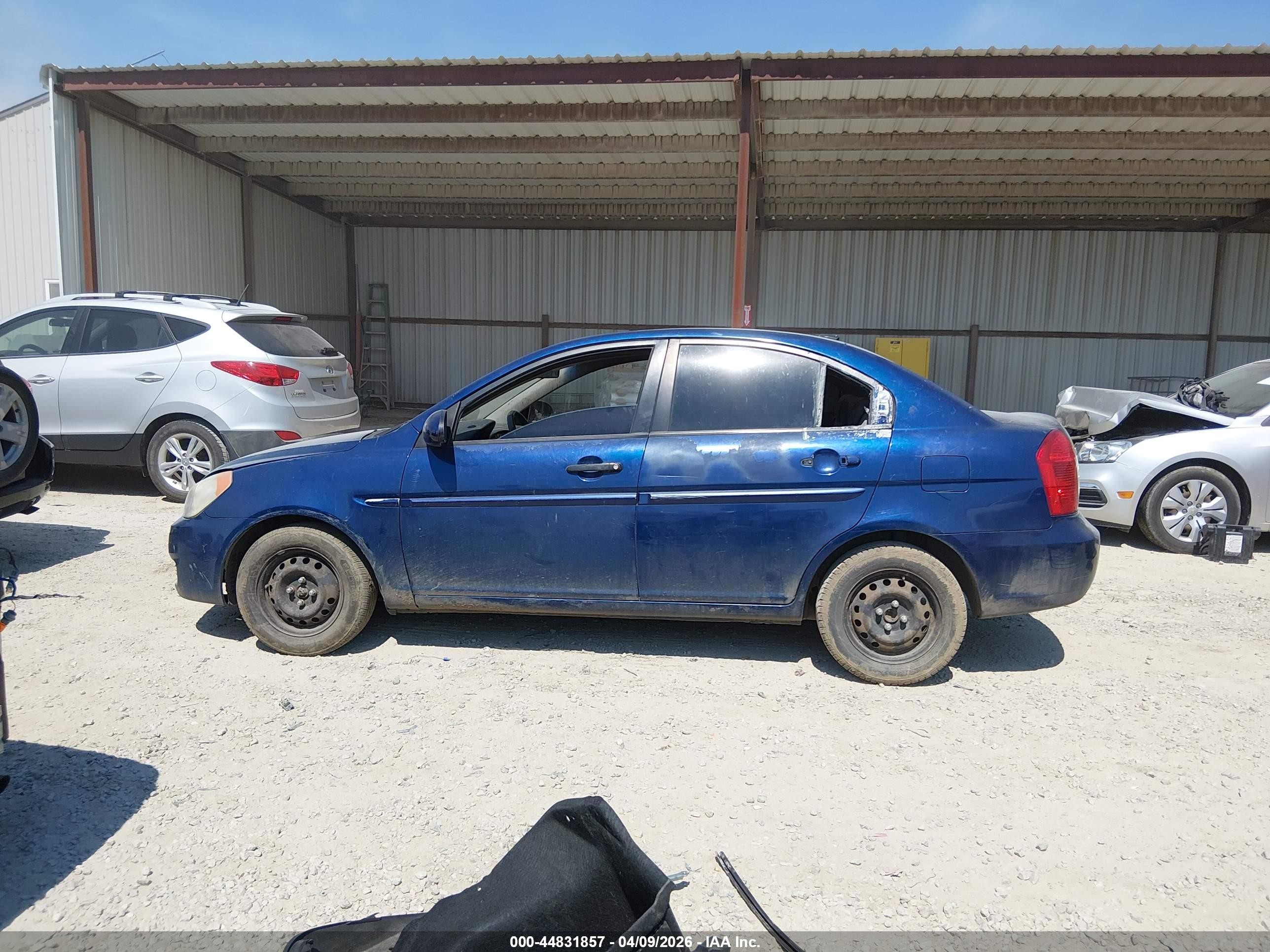 2009 Hyundai Accent Gls Blue vin: KMHCN46C49U328076