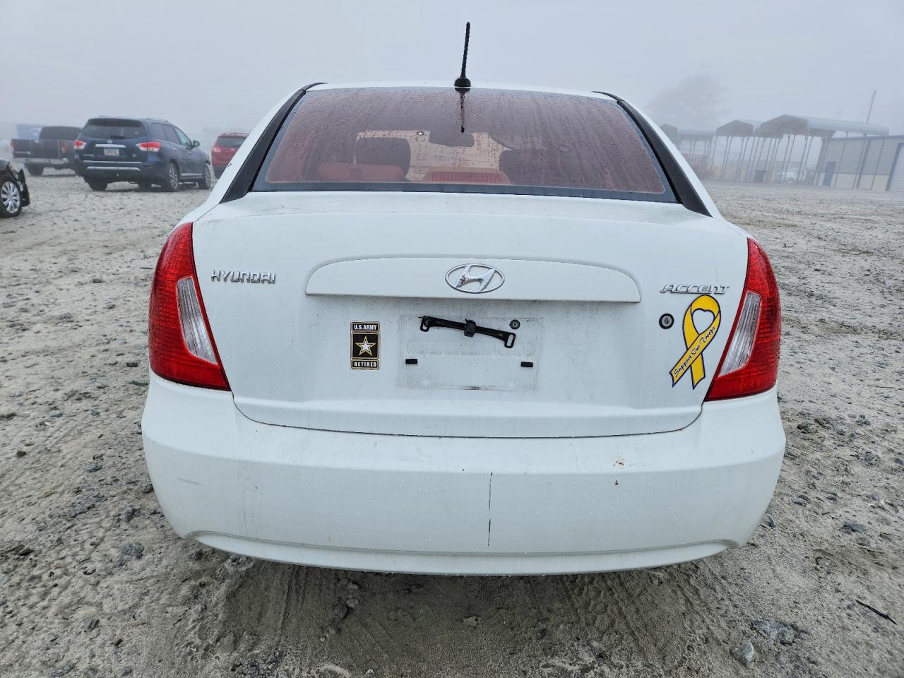 2009 Hyundai Accent Gls White vin: KMHCN46C49U328479