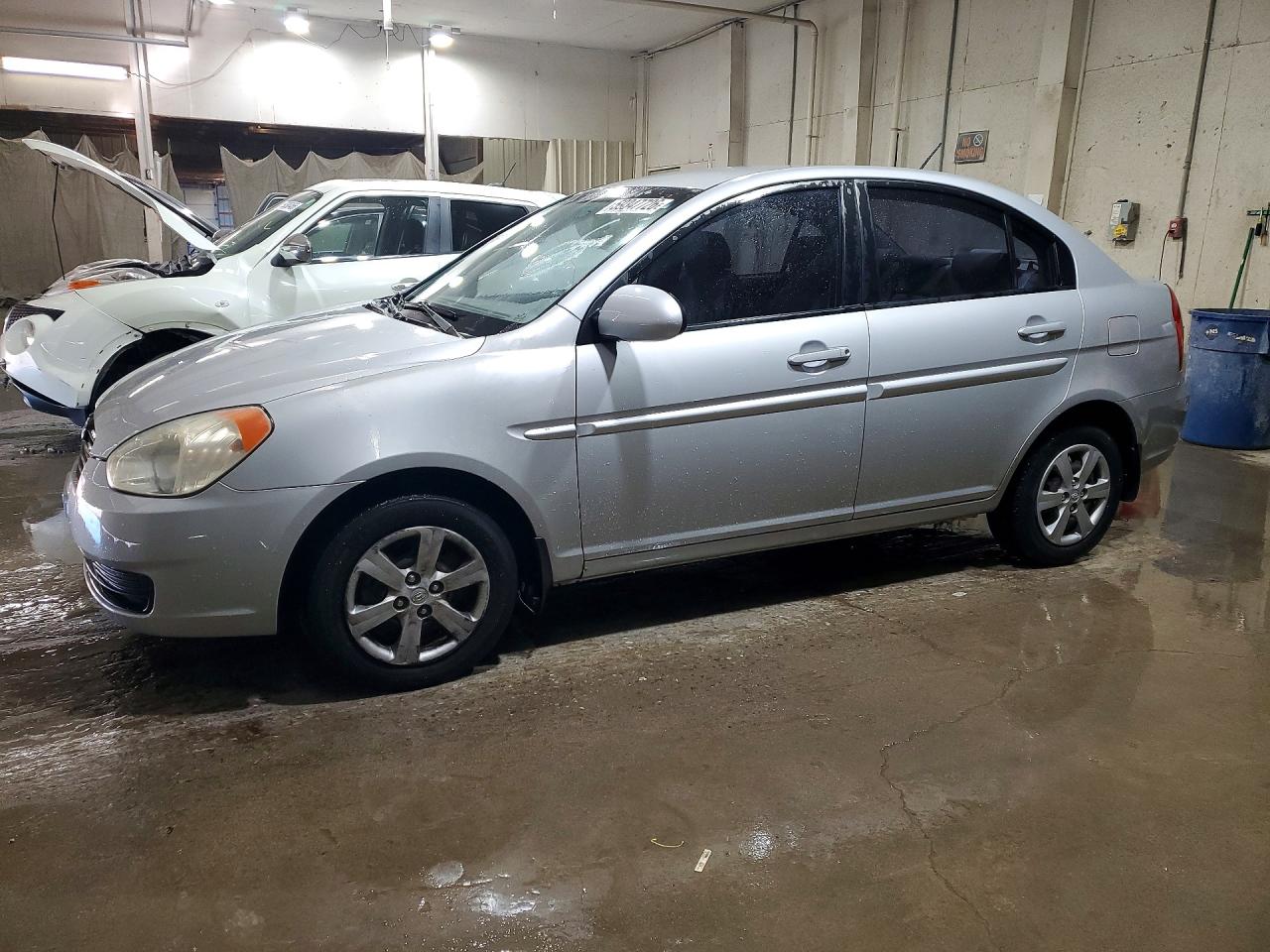 2009 Hyundai Accent Gls Silver vin: KMHCN46C49U349316