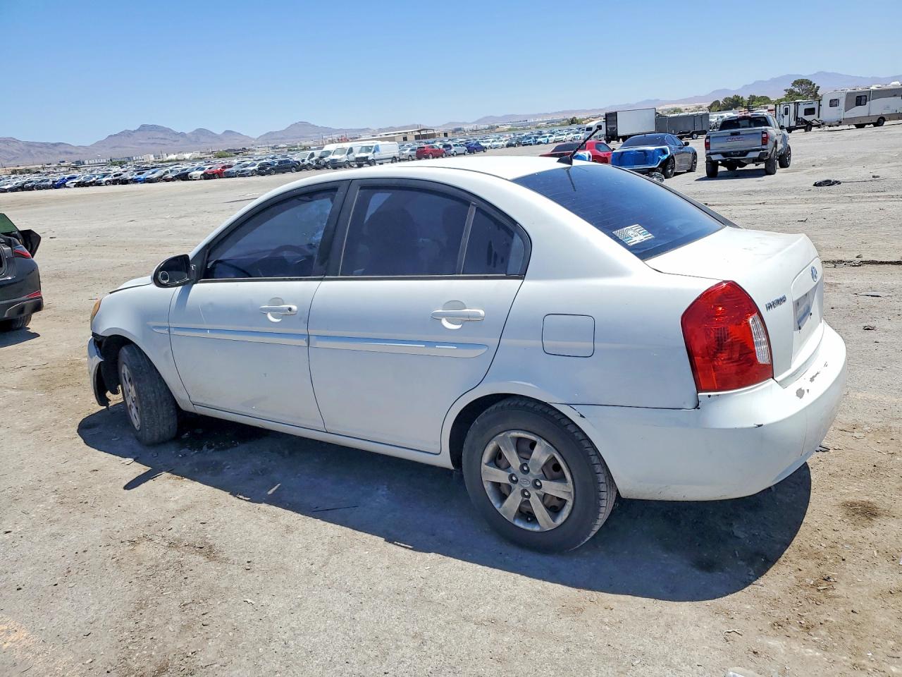 2006 Hyundai Accent Gls White vin: KMHCN46C56U059906