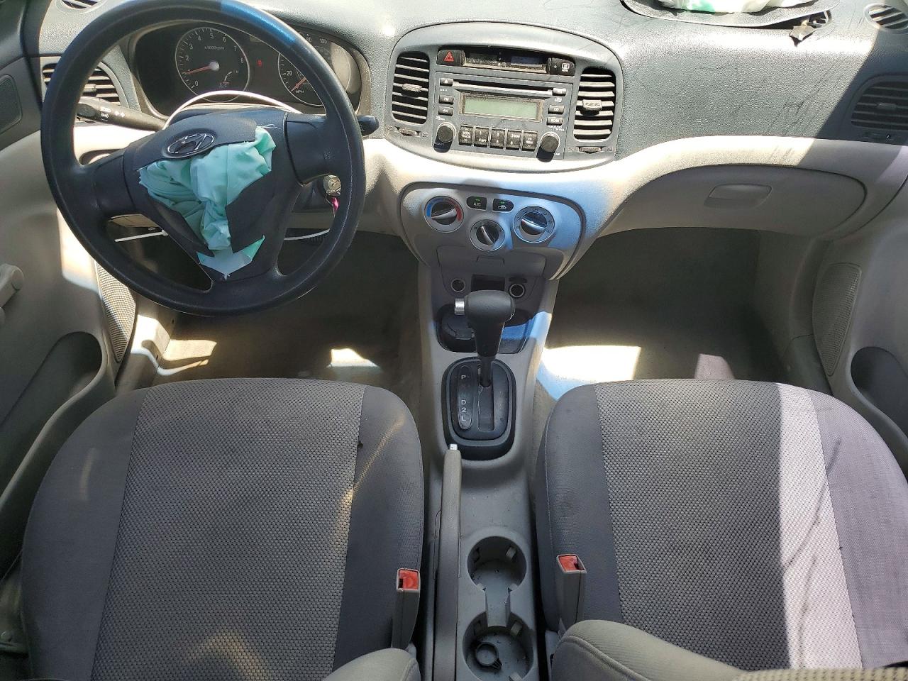 2006 Hyundai Accent Gls White vin: KMHCN46C56U059906