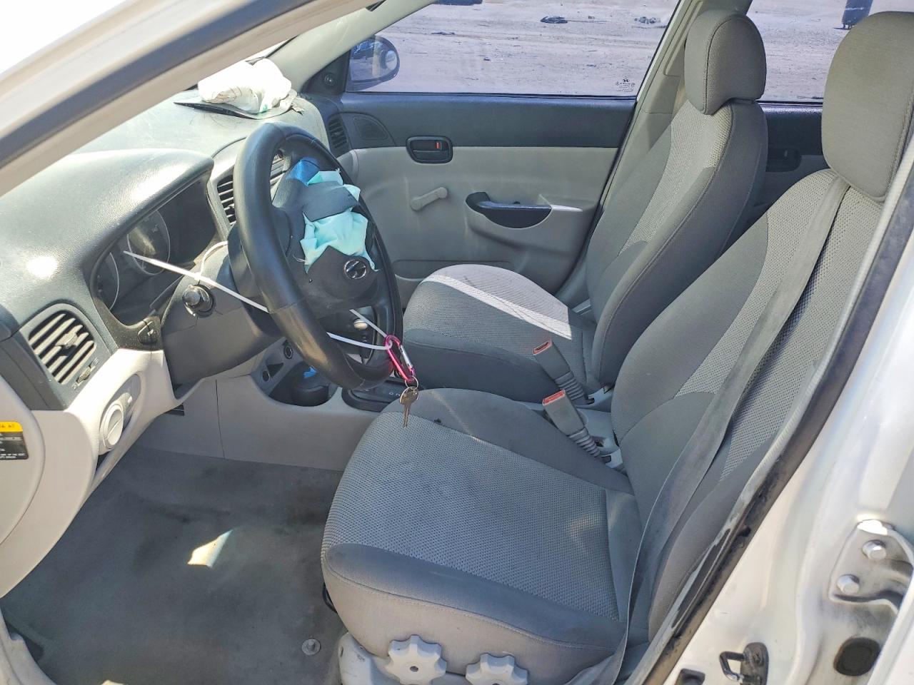 2006 Hyundai Accent Gls White vin: KMHCN46C56U059906