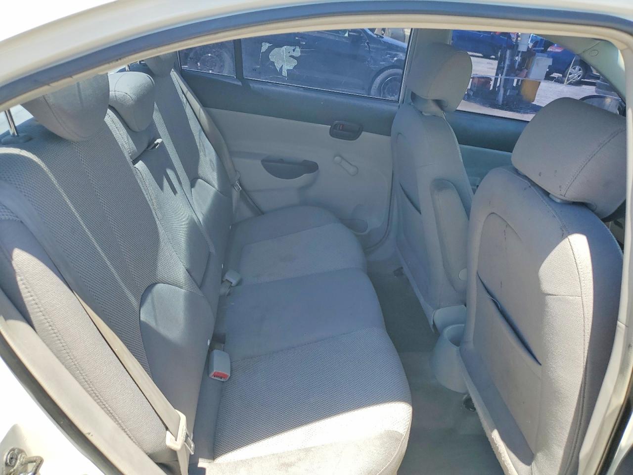 2006 Hyundai Accent Gls White vin: KMHCN46C56U059906