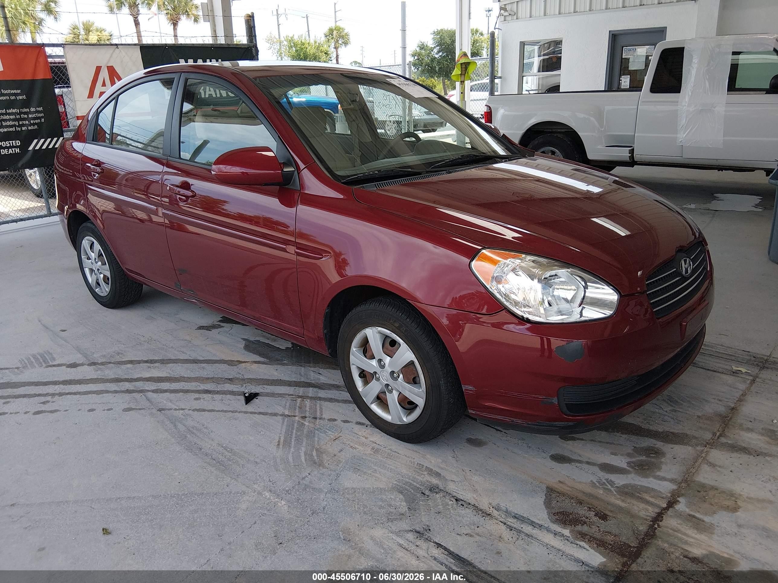2008 Hyundai Accent Gls Burgundy vin: KMHCN46C58U275919