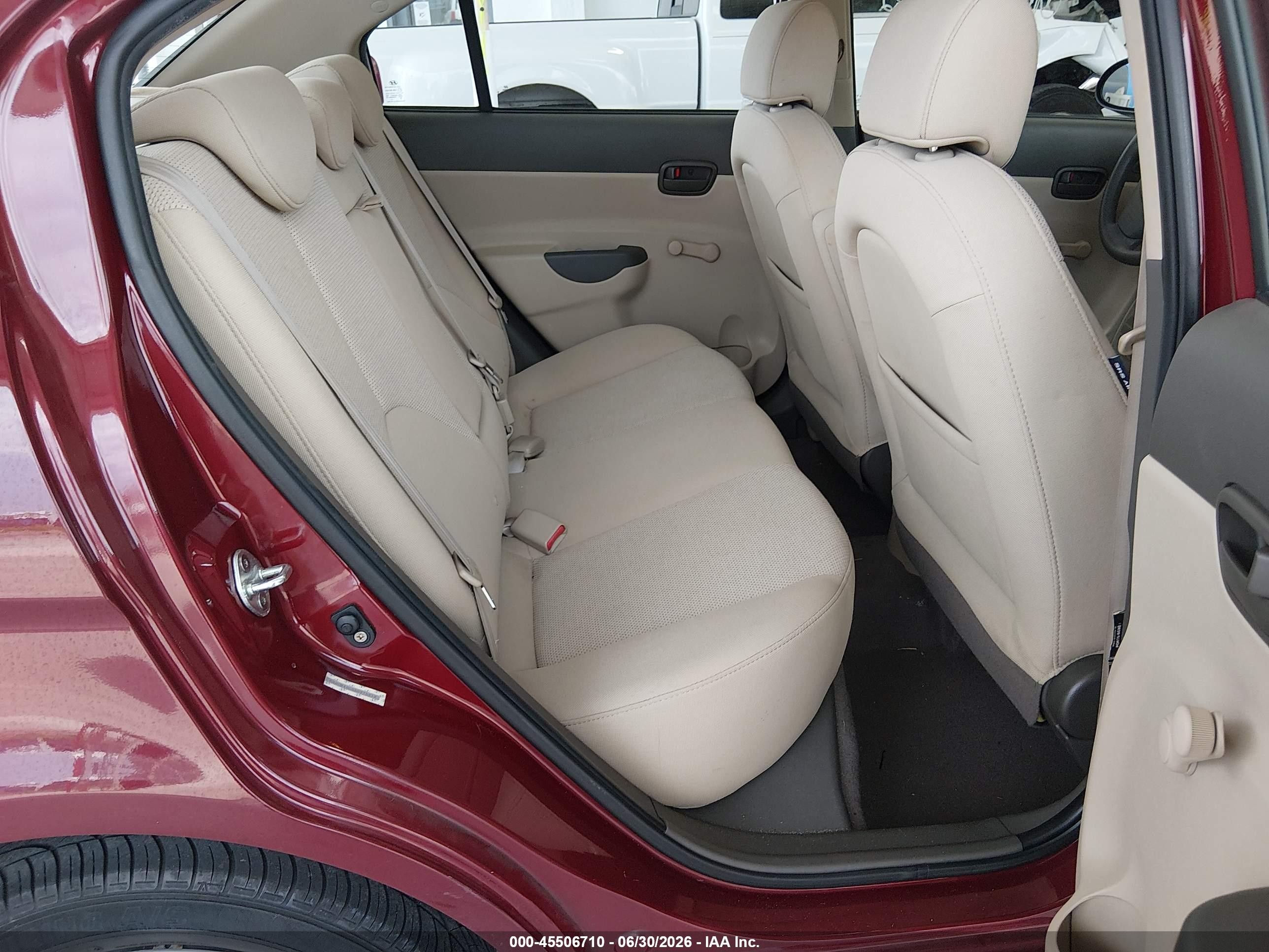 2008 Hyundai Accent Gls Burgundy vin: KMHCN46C58U275919