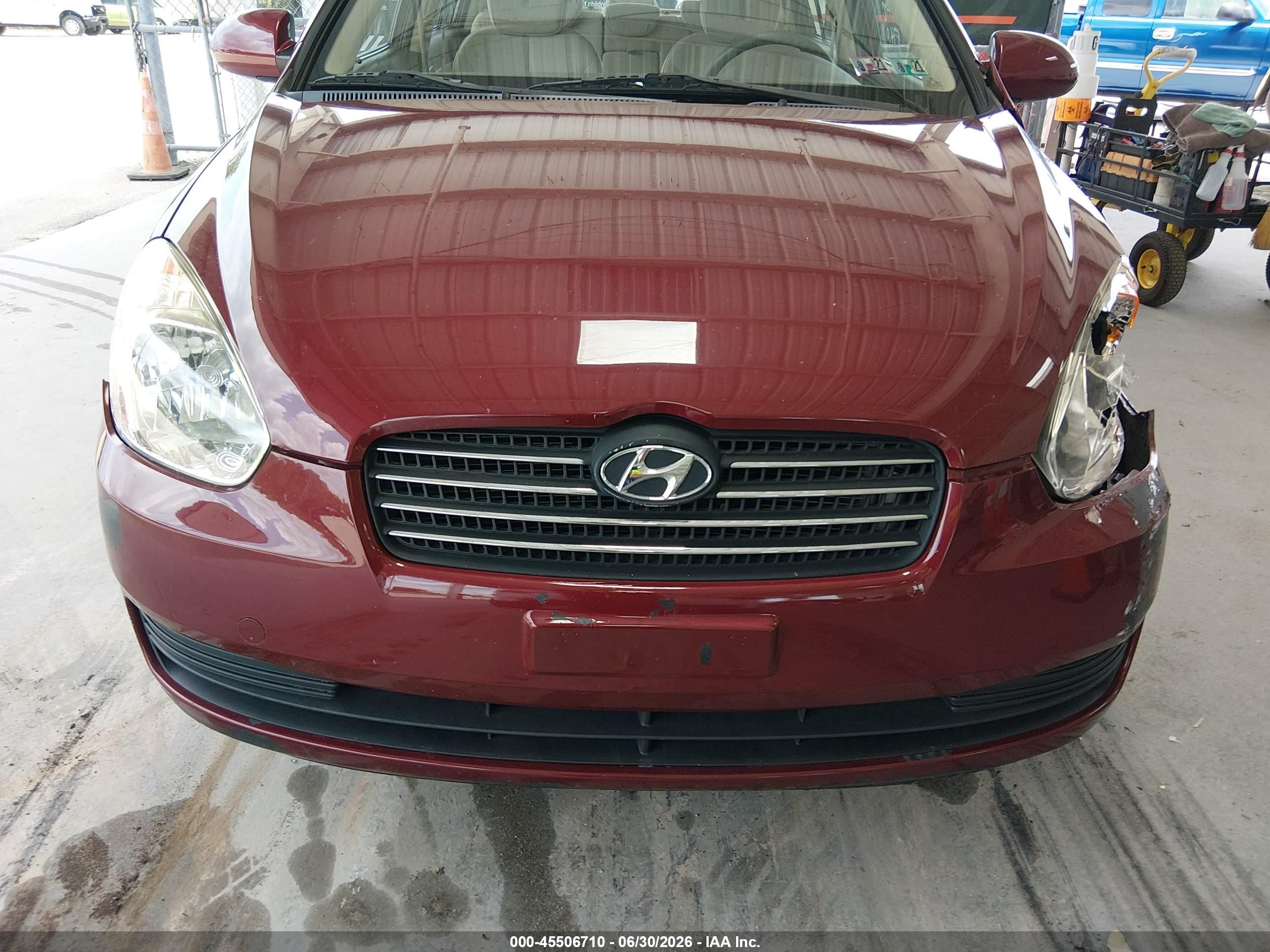 2008 Hyundai Accent Gls Burgundy vin: KMHCN46C58U275919