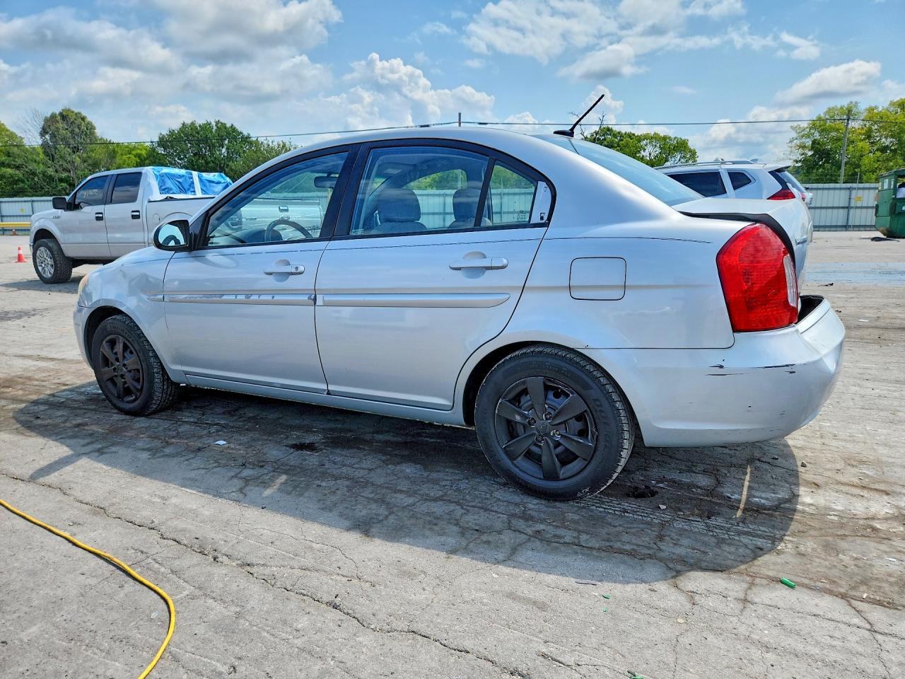 2009 Hyundai Accent Gls Серебряный vin: KMHCN46C59U320598