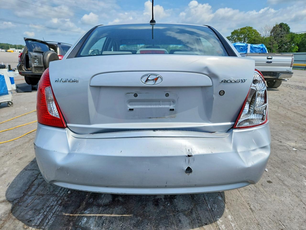 2009 Hyundai Accent Gls Серебряный vin: KMHCN46C59U320598