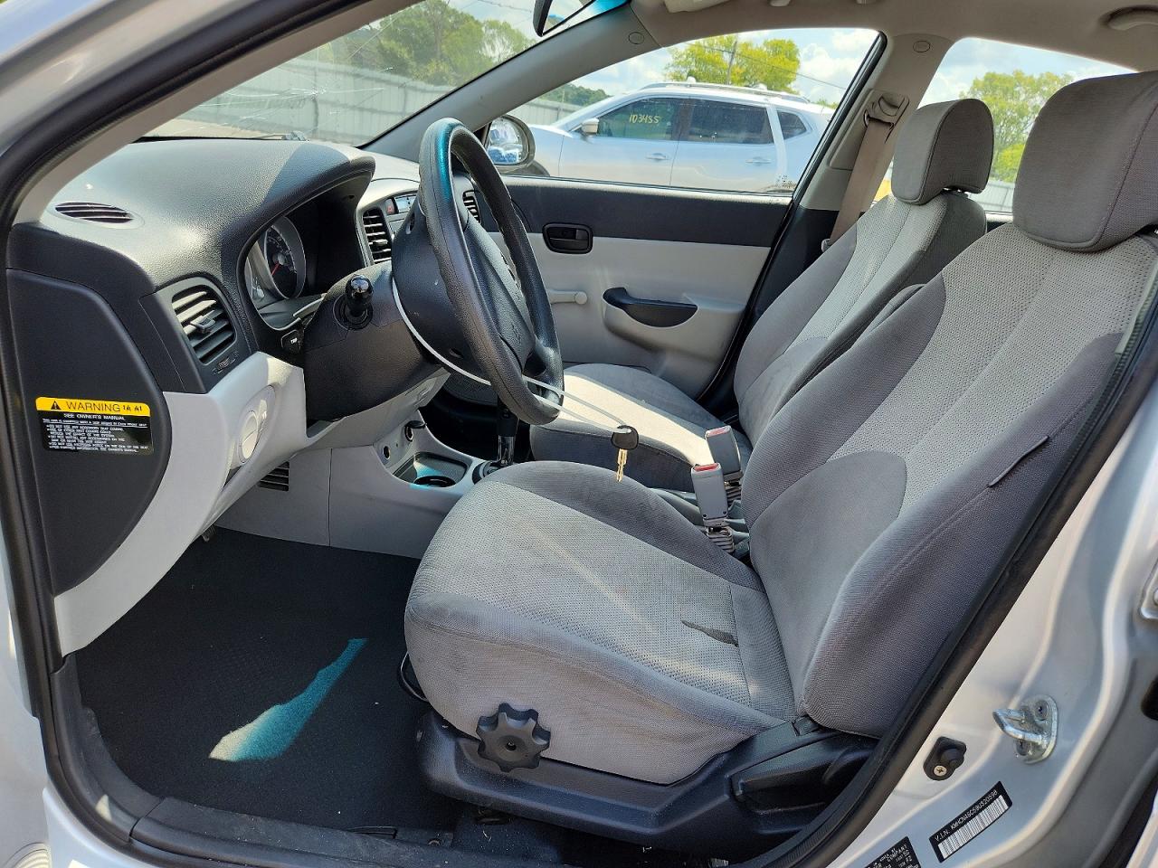 2009 Hyundai Accent Gls Серебряный vin: KMHCN46C59U320598