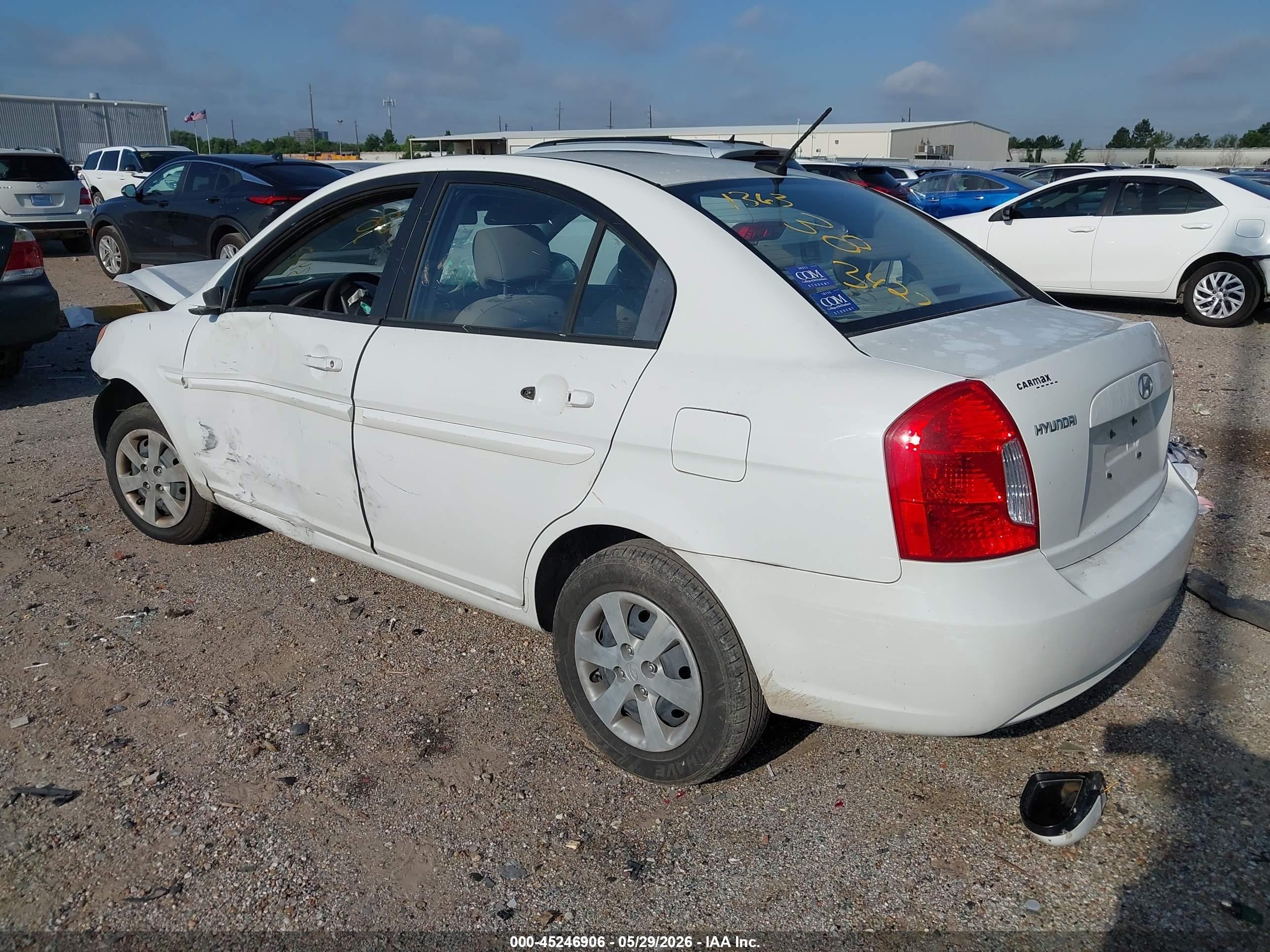 2009 Hyundai Accent Gls White vin: KMHCN46C59U343427