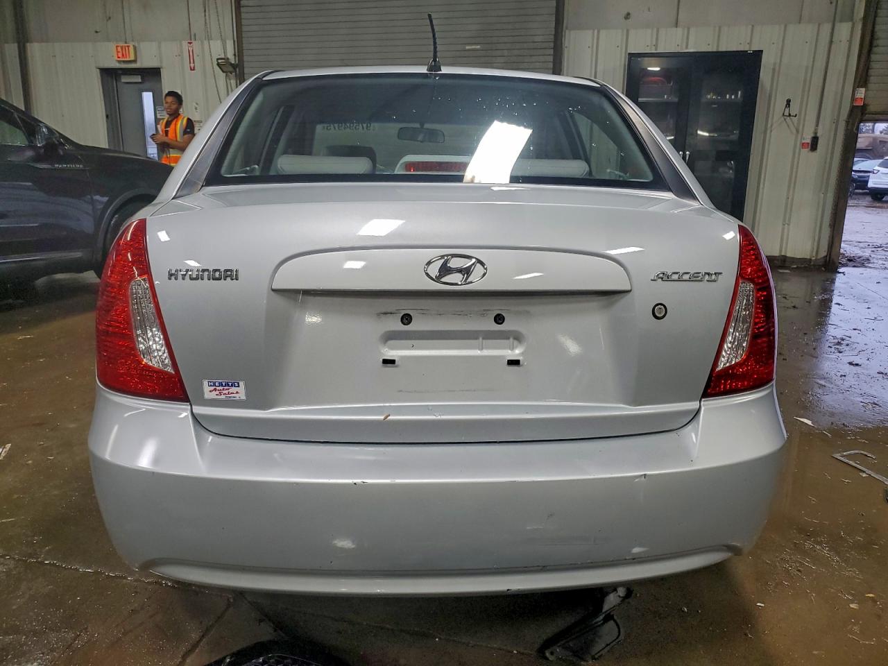 2007 Hyundai Accent Gls Silver vin: KMHCN46C67U154847