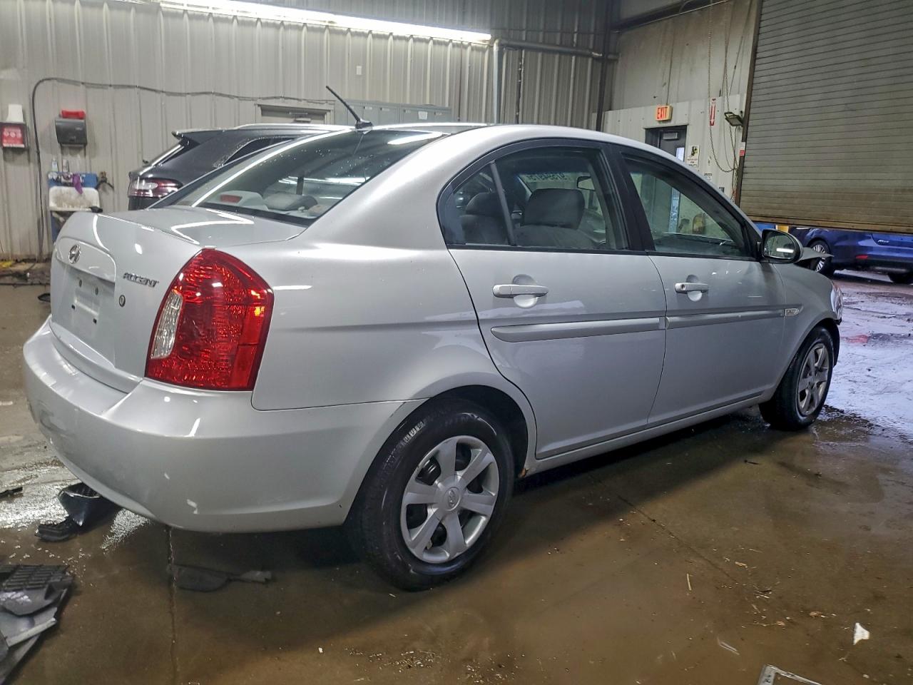 2007 Hyundai Accent Gls Silver vin: KMHCN46C67U154847