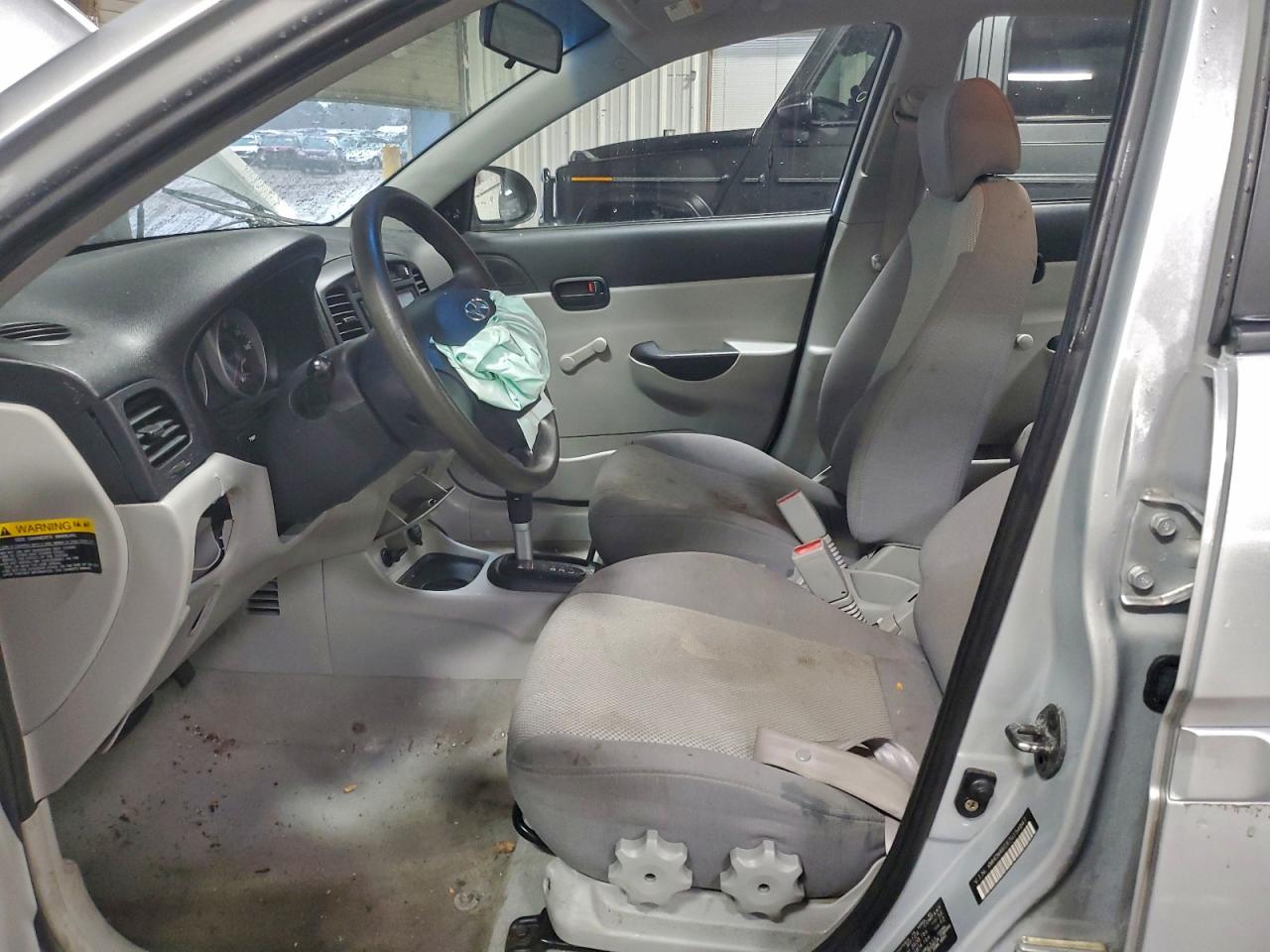 2007 Hyundai Accent Gls Silver vin: KMHCN46C67U154847