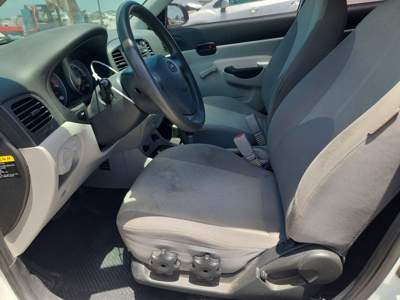 2008 Hyundai Accent Gls Белый vin: KMHCN46C68U227023
