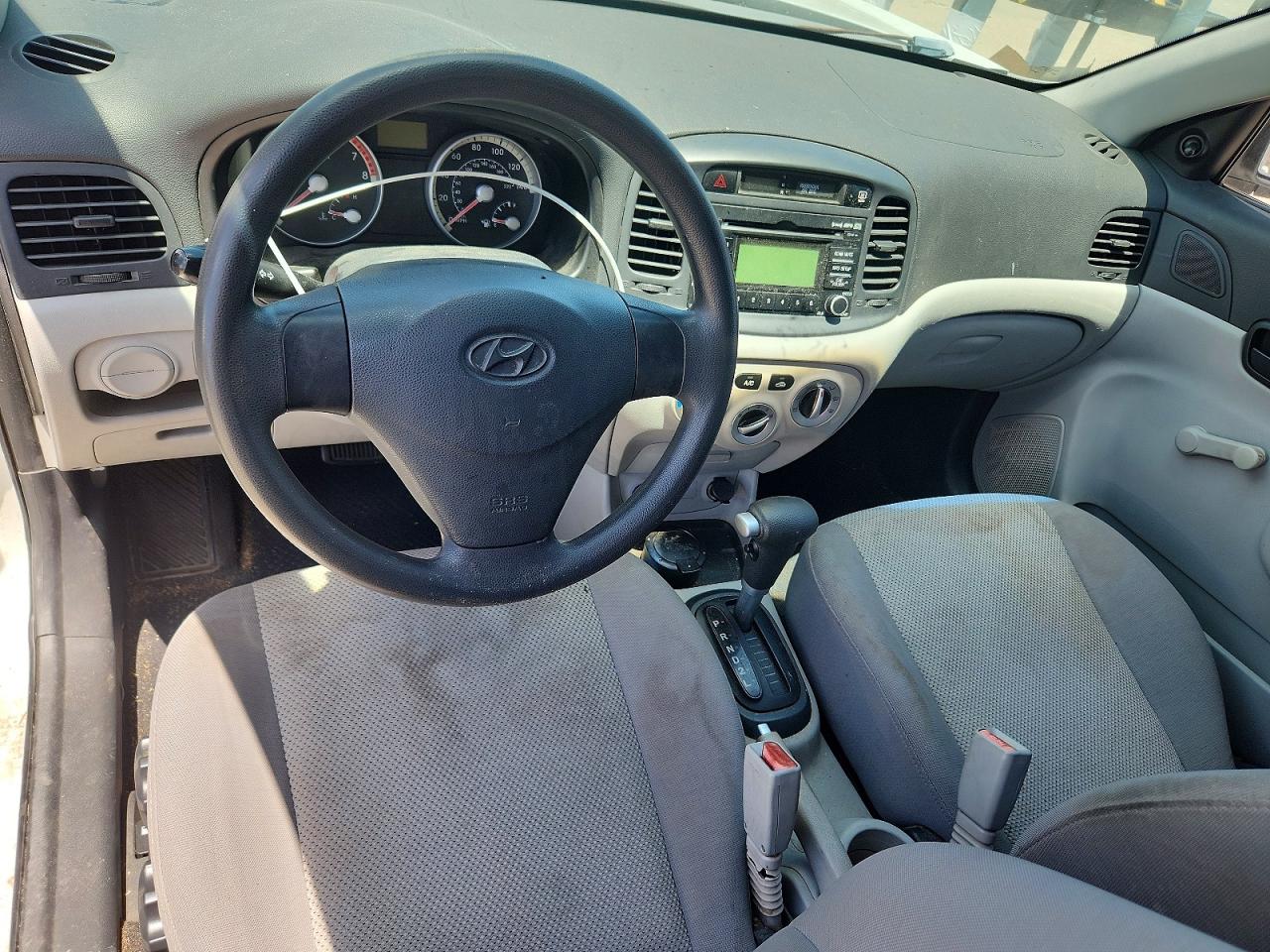 2008 Hyundai Accent Gls Белый vin: KMHCN46C68U227023
