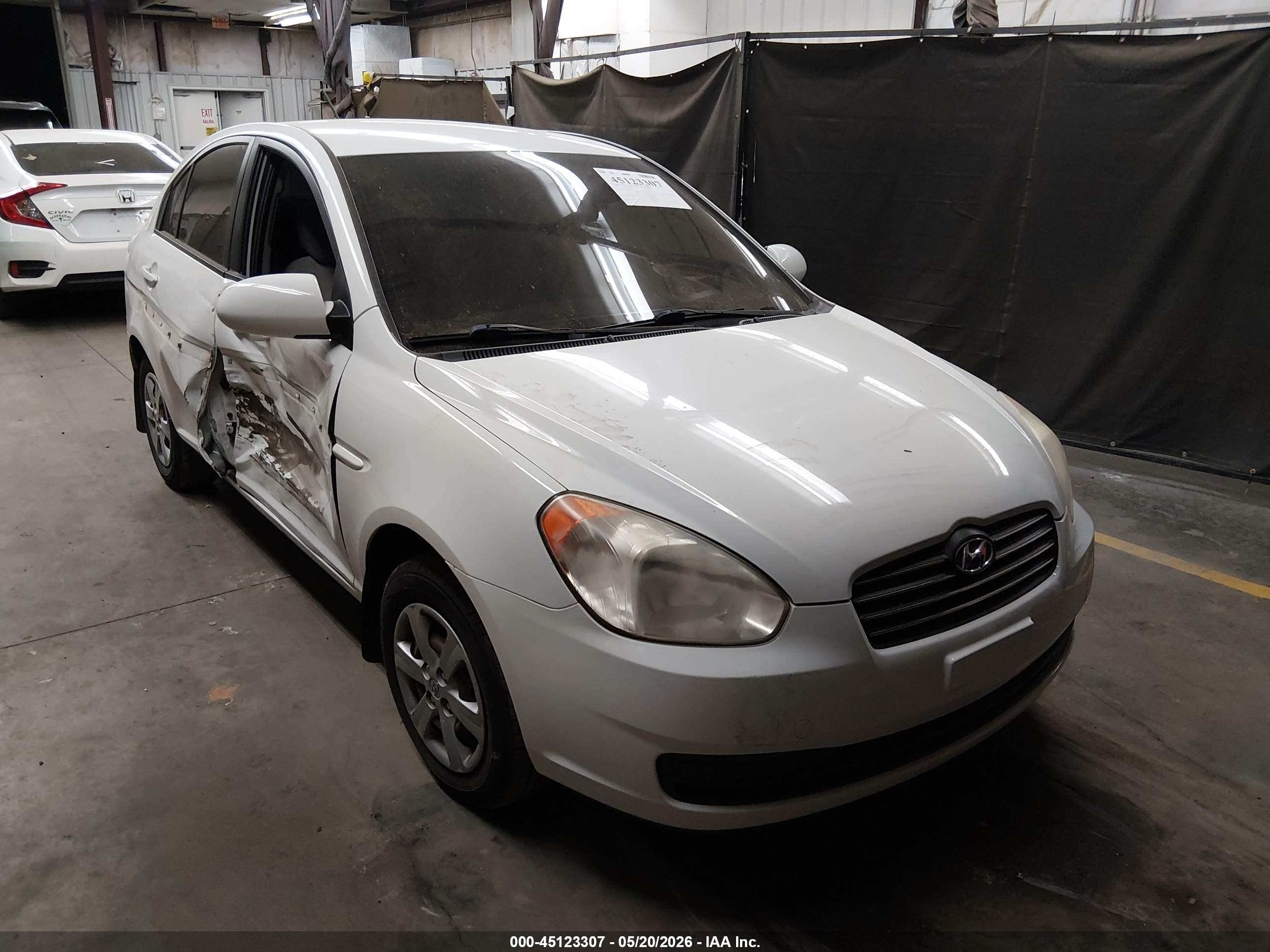 2008 Hyundai Accent Gls White vin: KMHCN46C68U231458
