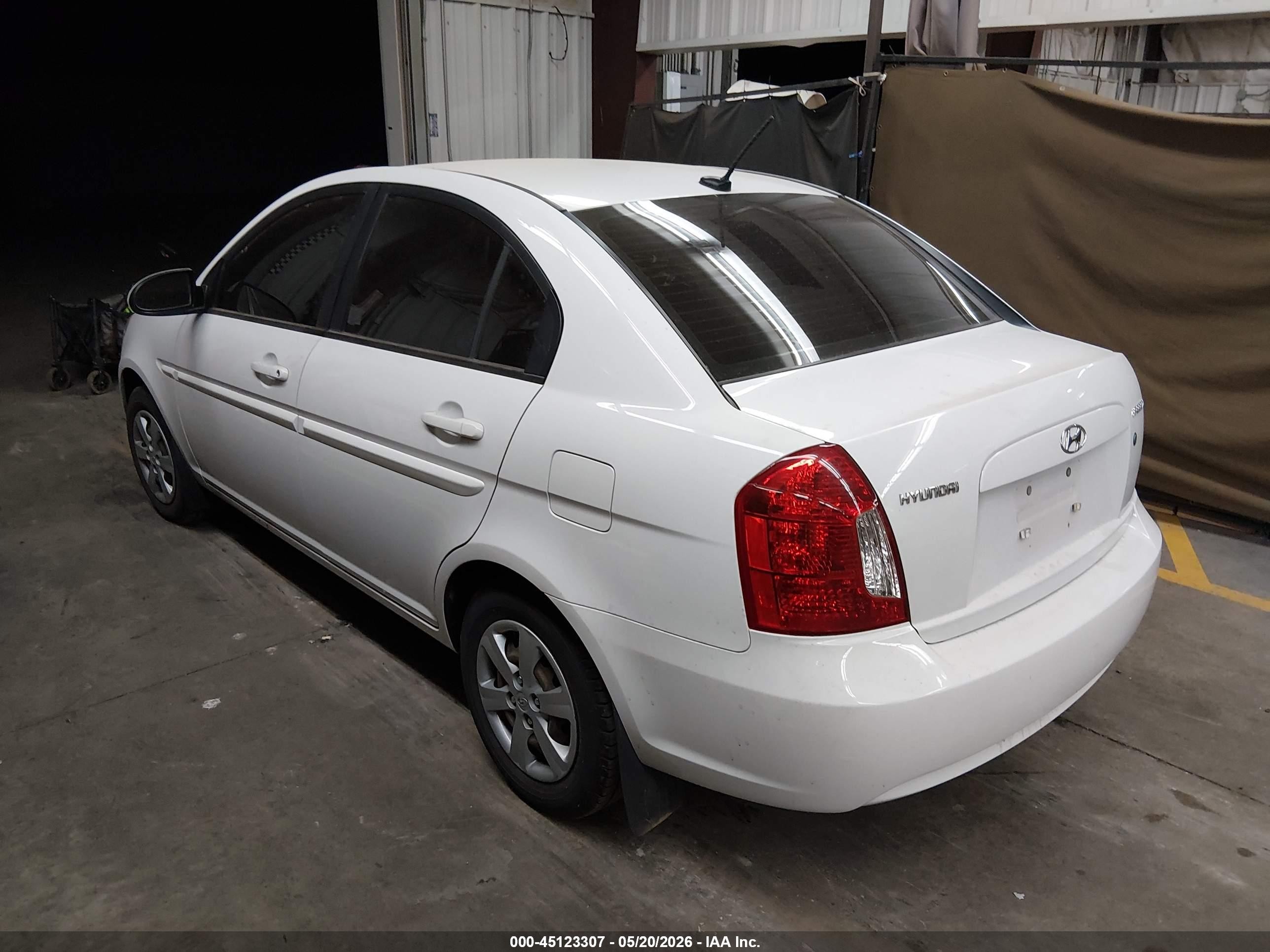 2008 Hyundai Accent Gls White vin: KMHCN46C68U231458