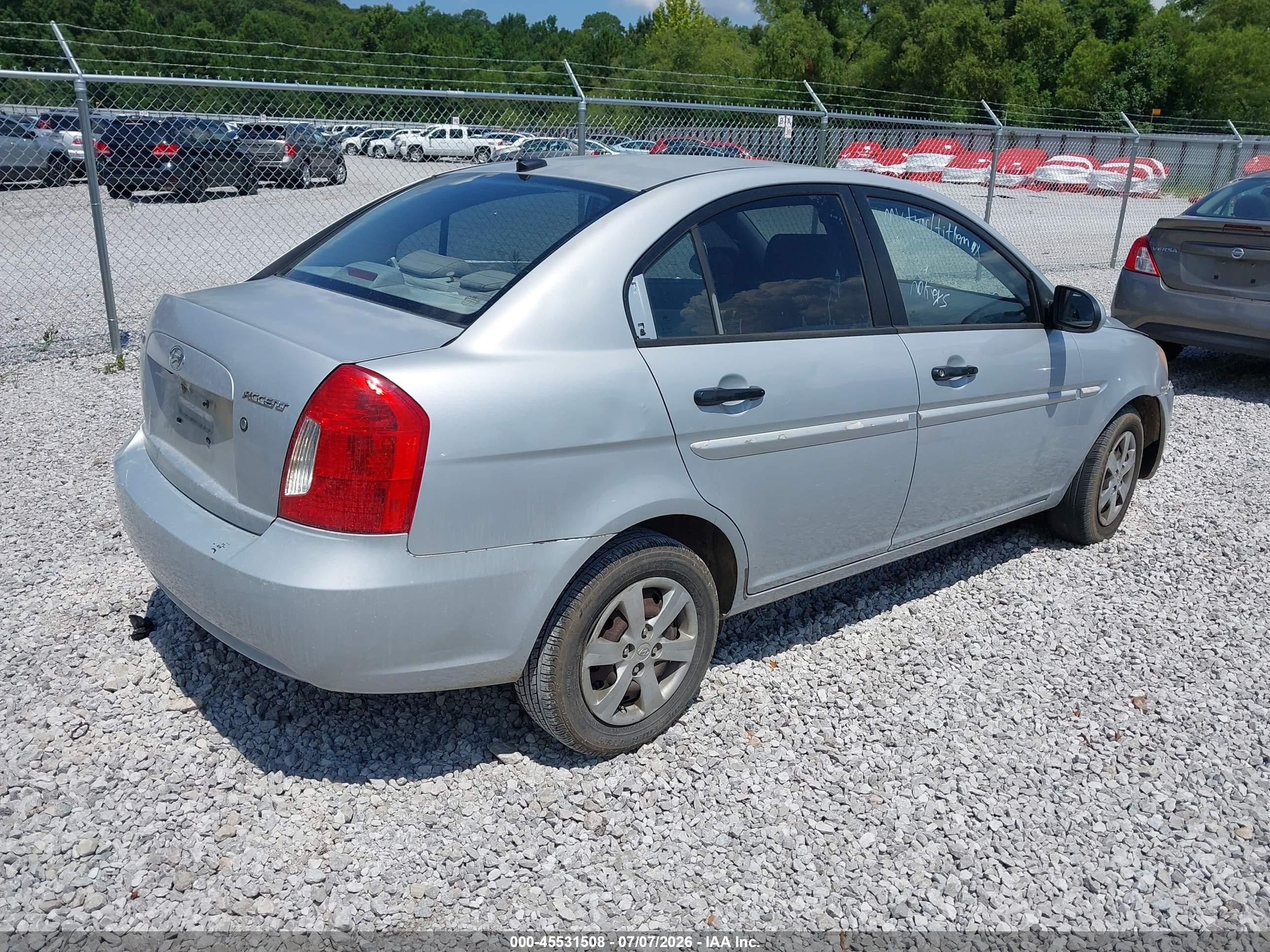2008 Hyundai Accent Gls Silver vin: KMHCN46C68U235445
