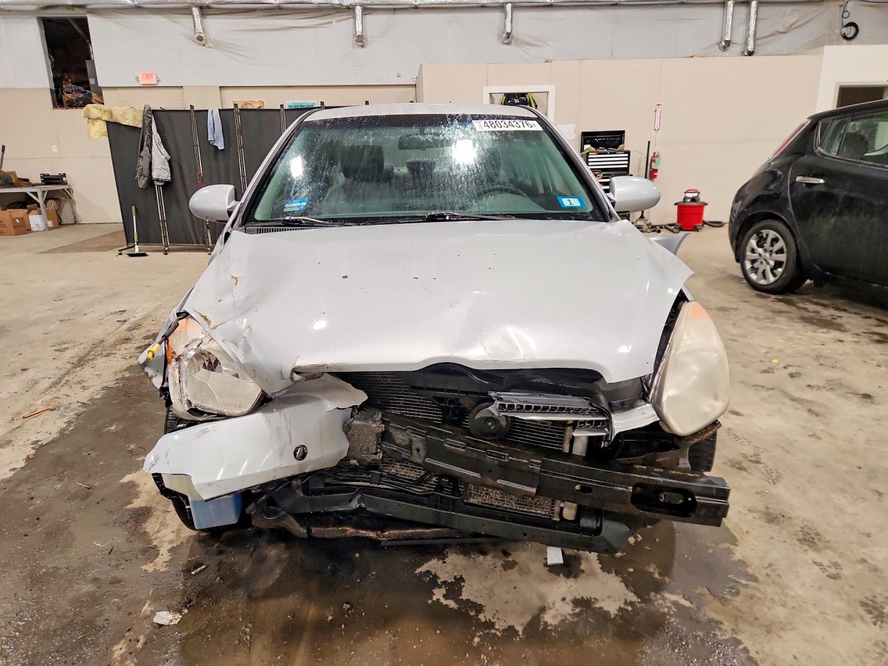2009 Hyundai Accent Gls Silver vin: KMHCN46C69U330038