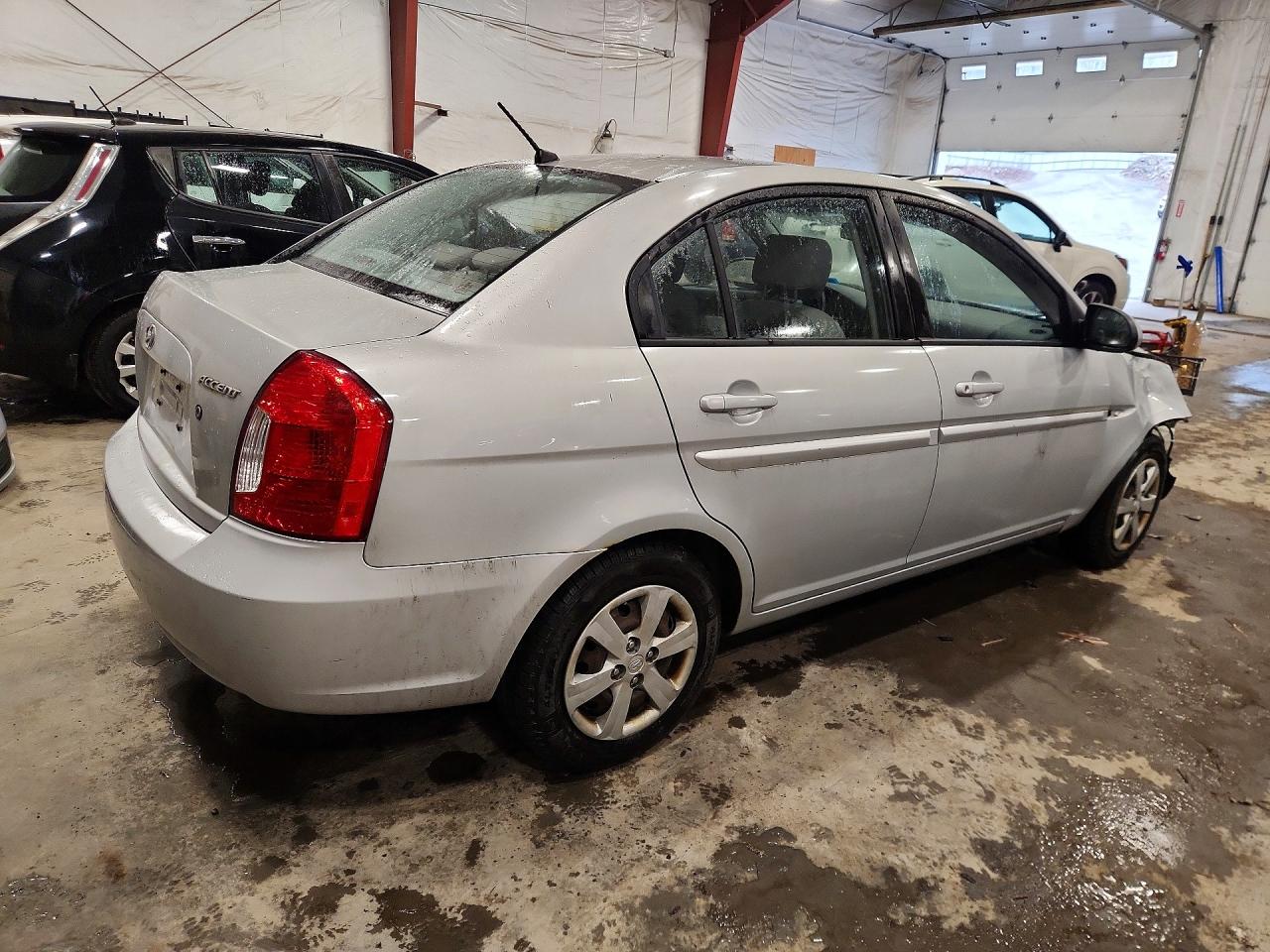 2009 Hyundai Accent Gls Silver vin: KMHCN46C69U330038