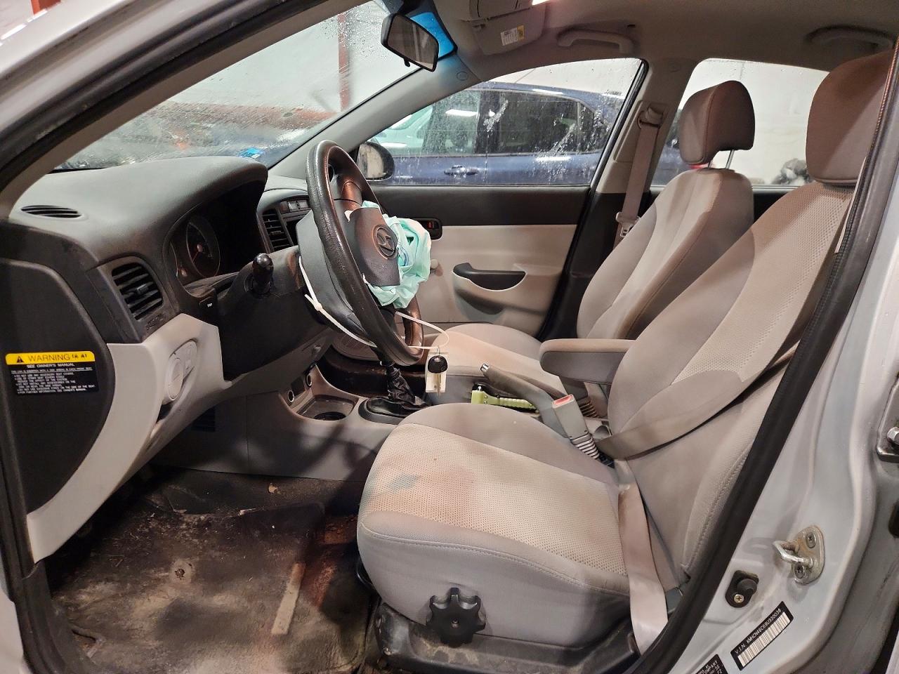 2009 Hyundai Accent Gls Silver vin: KMHCN46C69U330038