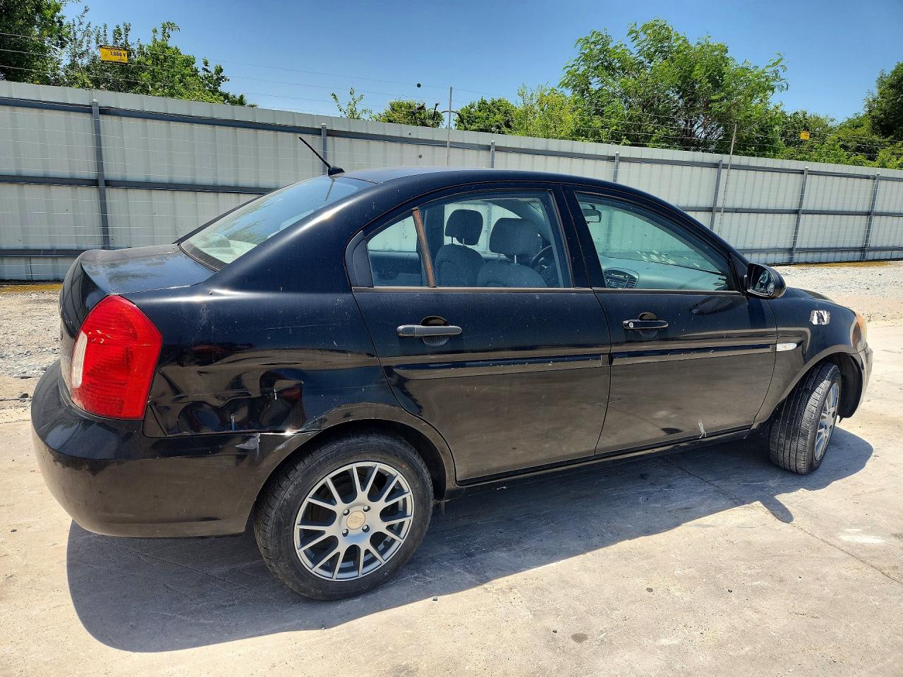2007 Hyundai Accent Gls Черный vin: KMHCN46C77U086025