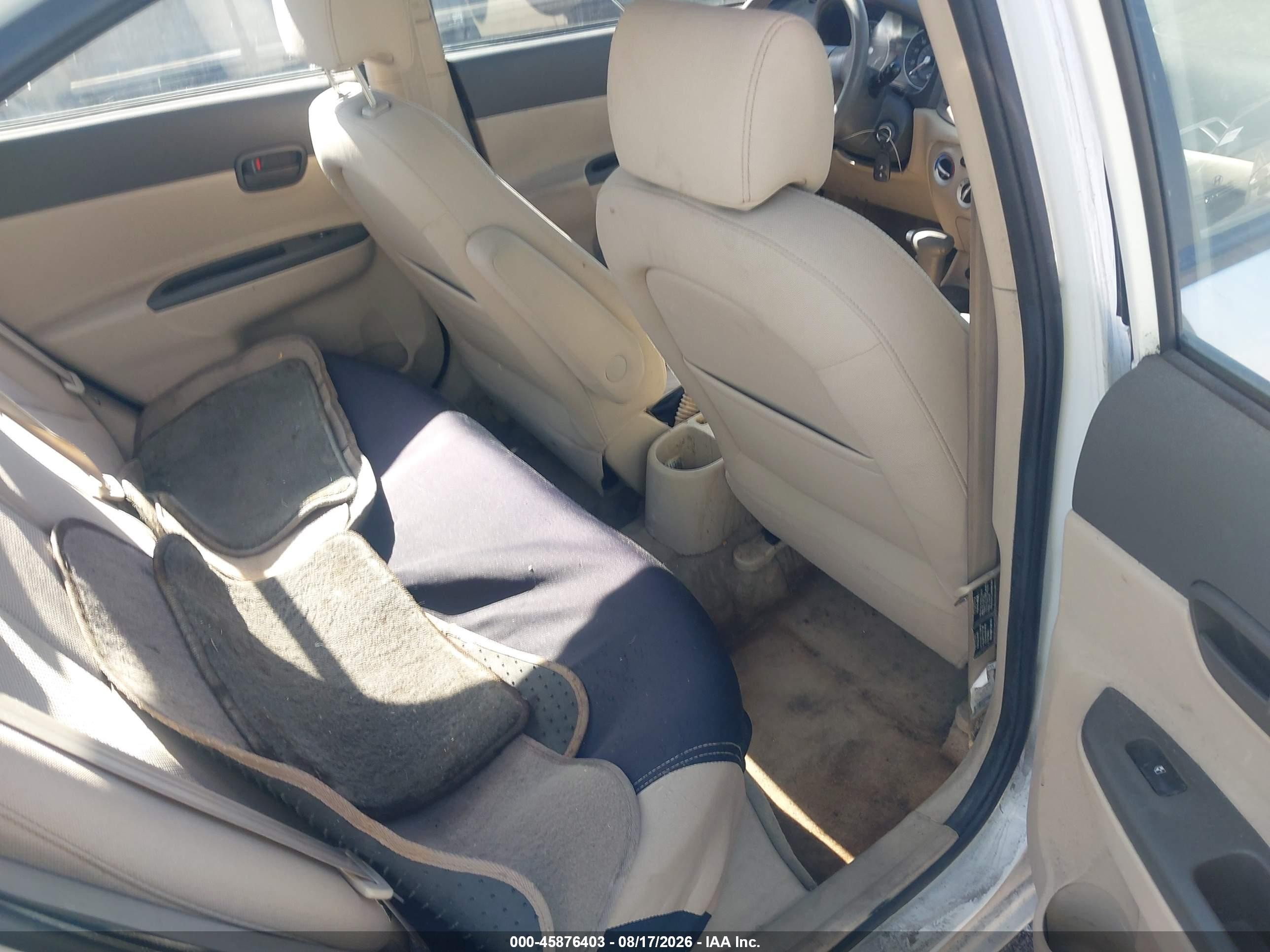 2007 Hyundai Accent Gls Белый vin: KMHCN46C77U102241